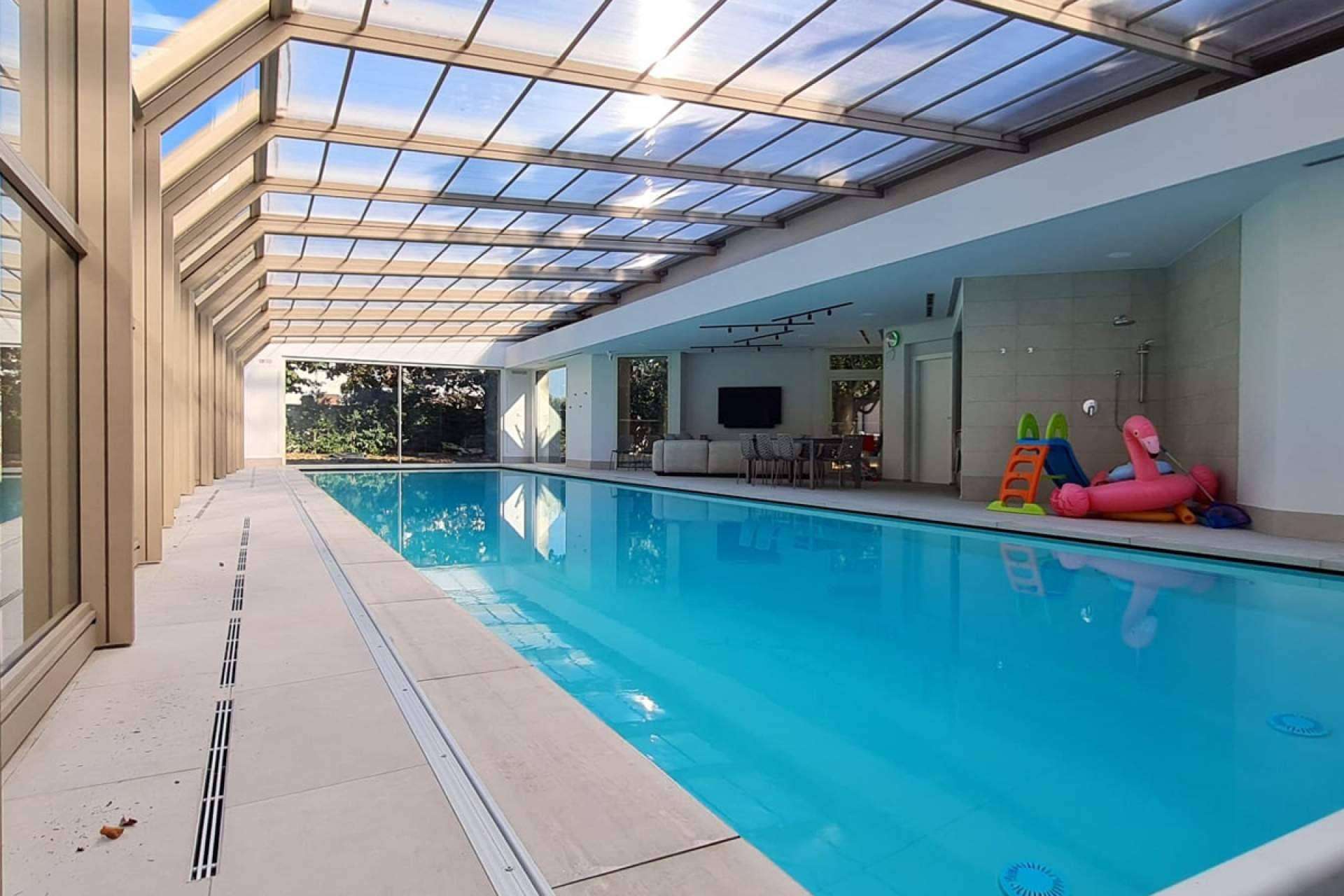 Consejos de COVERTTO sobre cuál es la opción más segura en cuanto a cubiertas de piscinas