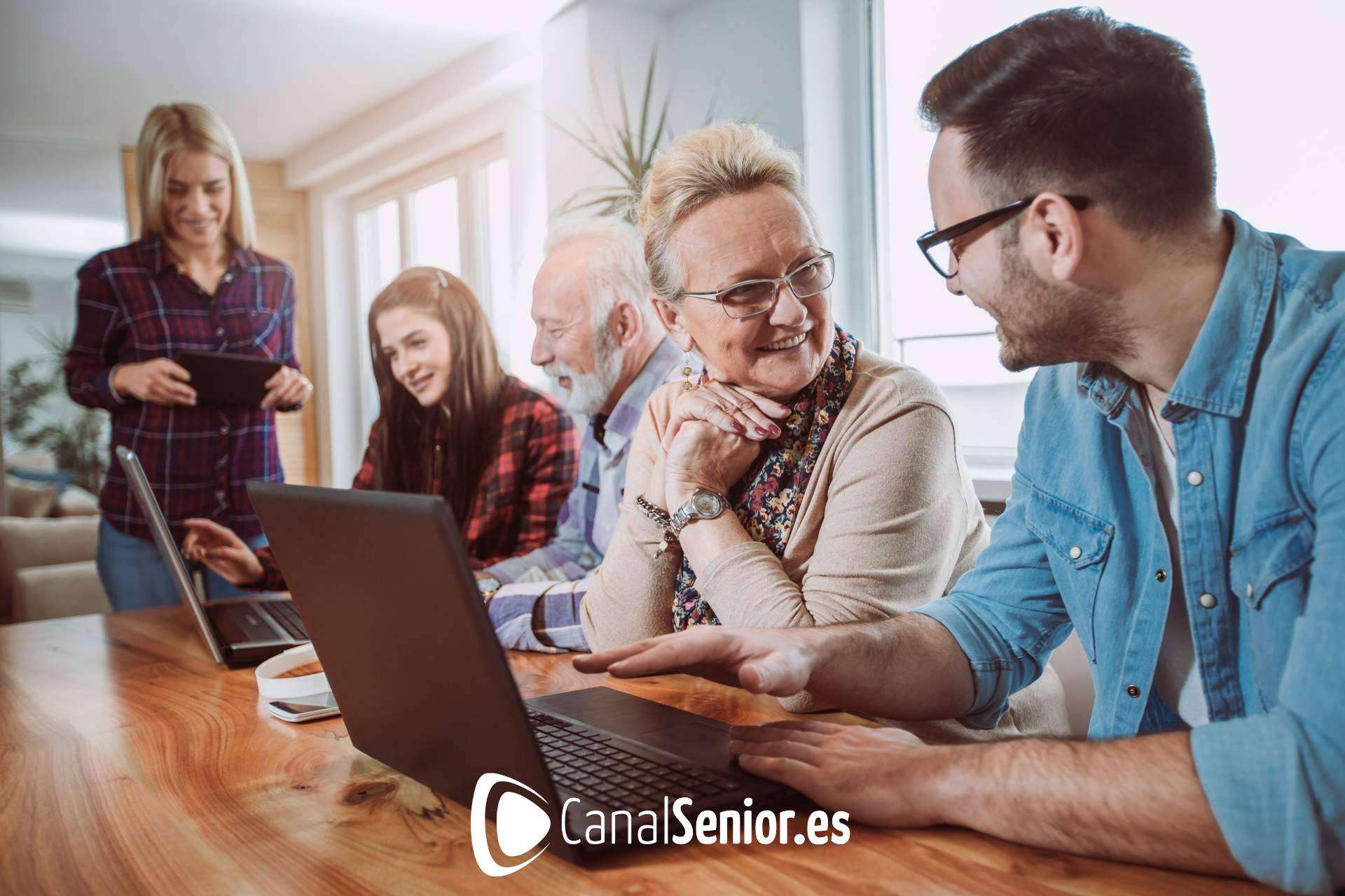 Canal Sénior brinda formación gratuita para voluntarios tecnológicos