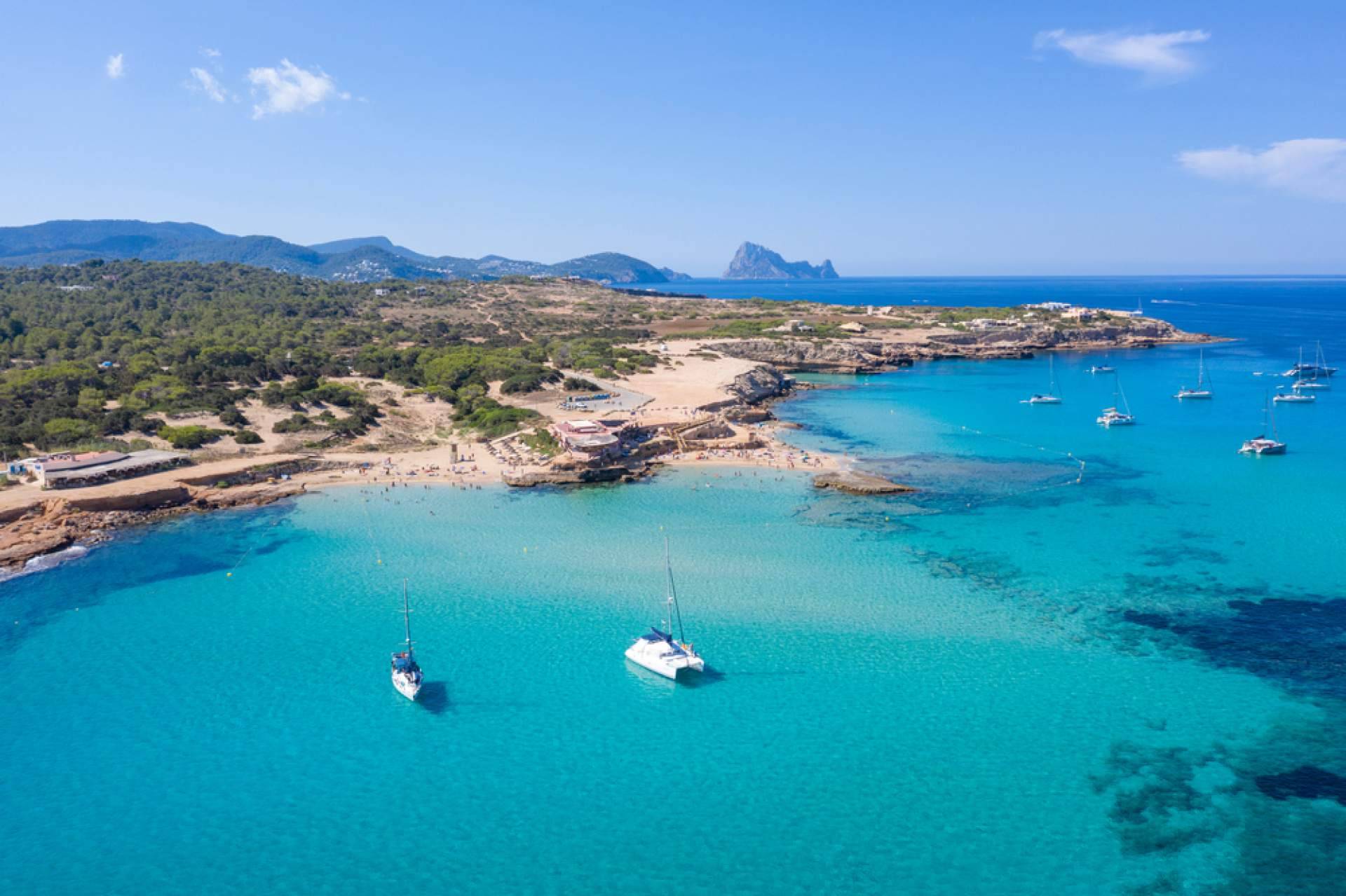 ¿Cómo recorrer la isla de Ibiza y descubrir sus rincones secretos en coche?, de la mano de K10 Rent a Car