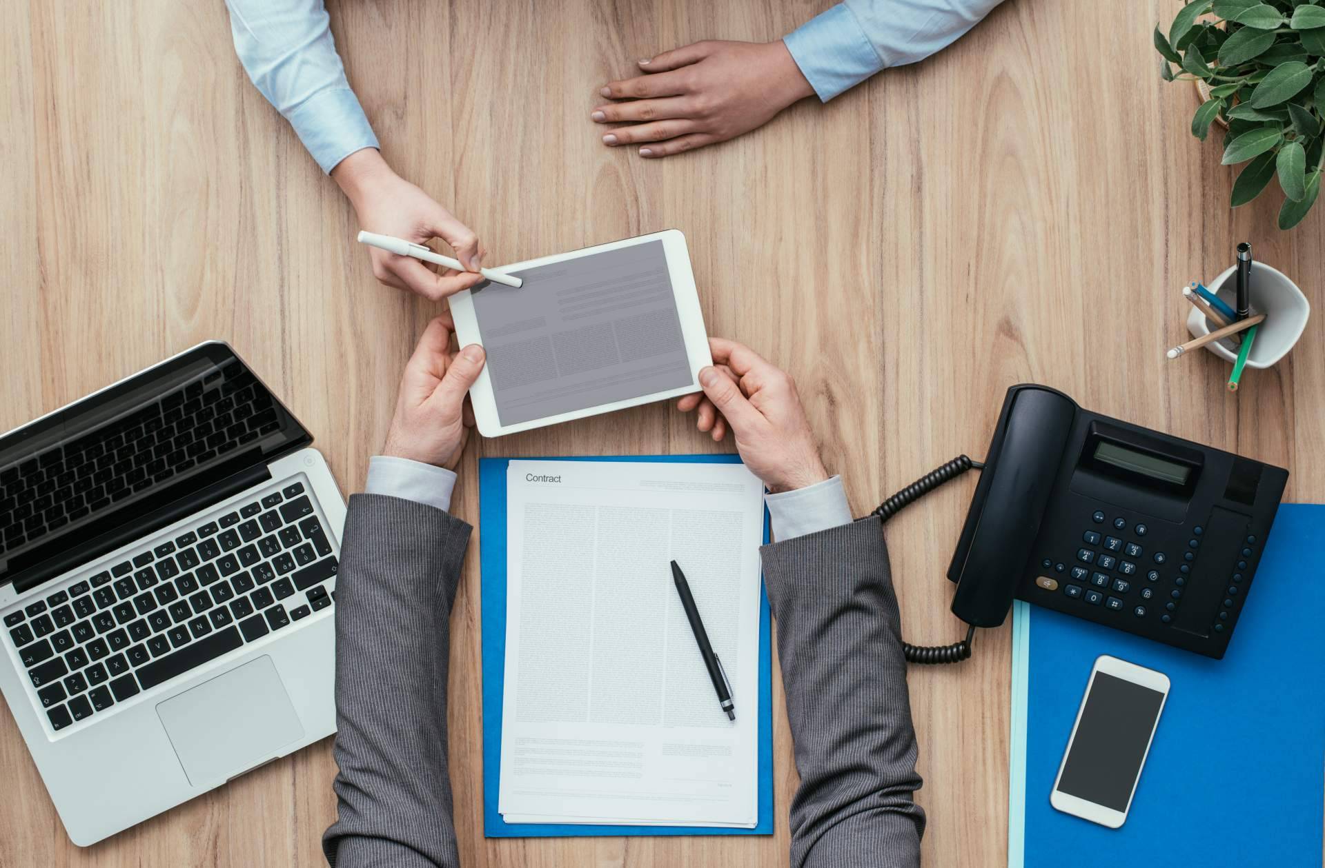 Calcular el ahorro en los negocios aplicando los servicios de la herramienta gratuita de firmar.online