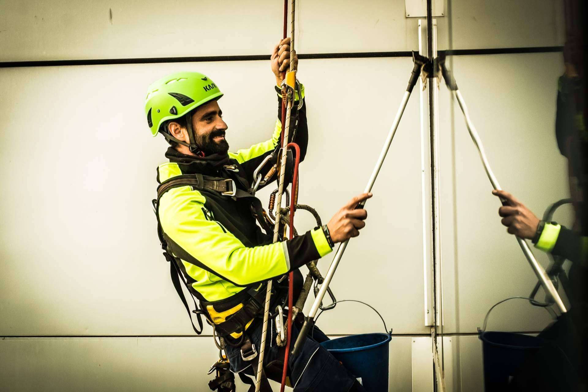 Los EPI's indispensables para realizar trabajos de altura, por WorkProtec