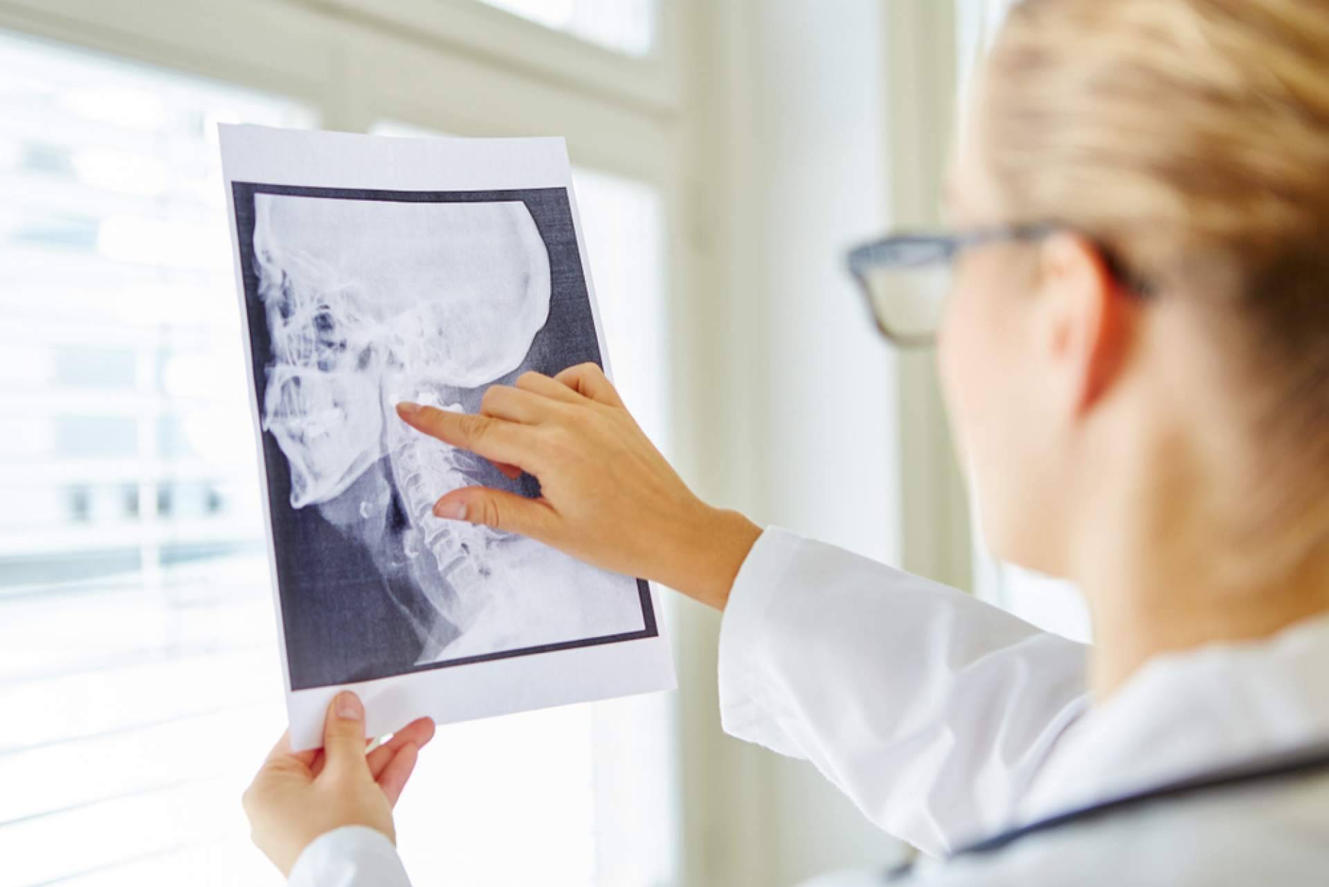 Sus servicios relacionados con la cirugía maxilofacial de la mano de Clínica Birbe