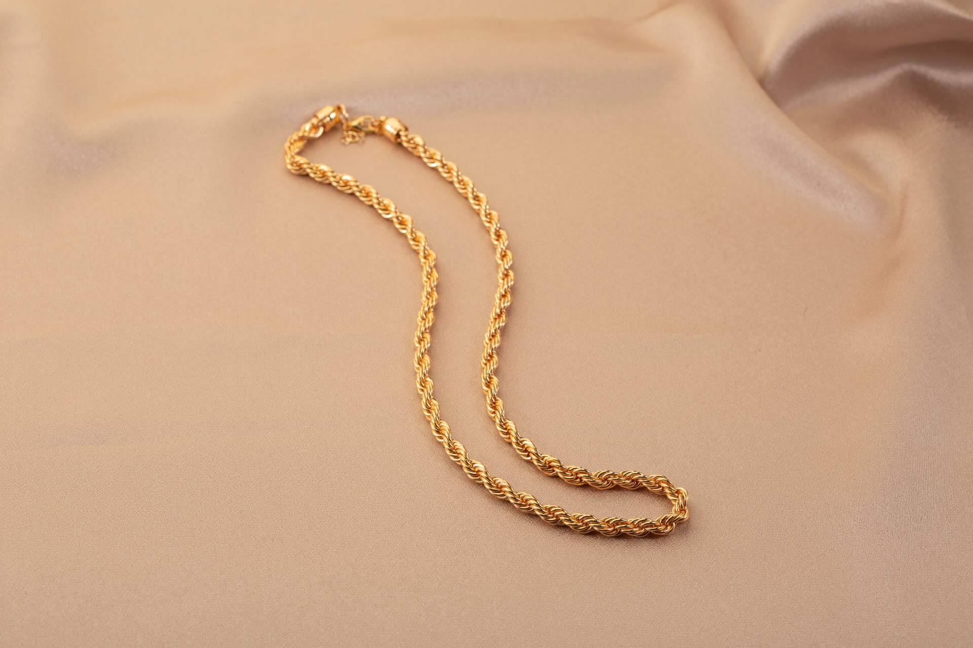 ¿Dónde encontrar pulseras de oro con diamantes? El Rubí Joyeros