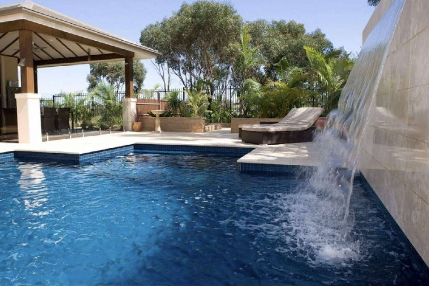 Warmpool promueve un ambiente relajante con la instalación de cascadas y bombas de agua