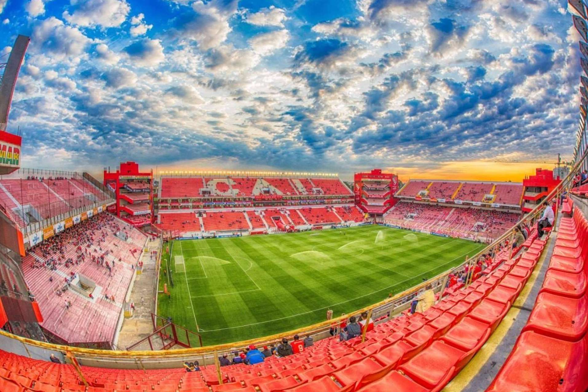 Vivir la experiencia completa al comprar entradas Independiente en Football Host