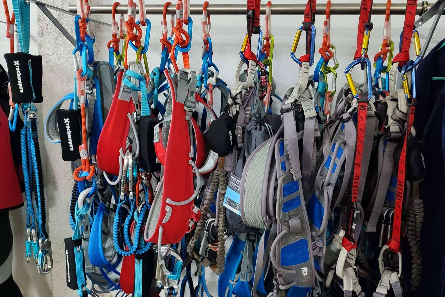 Una tienda de montaña en Barcelona donde alquilar material de montaña, Guía y Deportes de Aventura