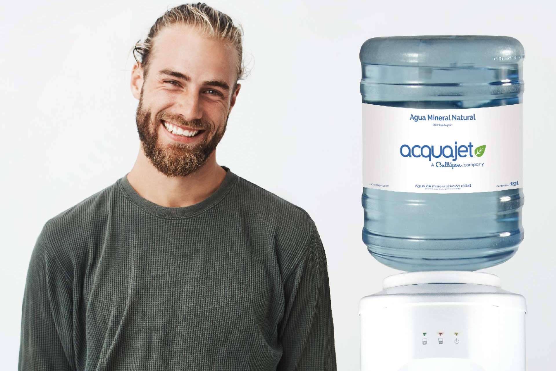 Sostenibilidad y comodidad, los dos principales beneficios de tener un dispensador de agua en la oficina