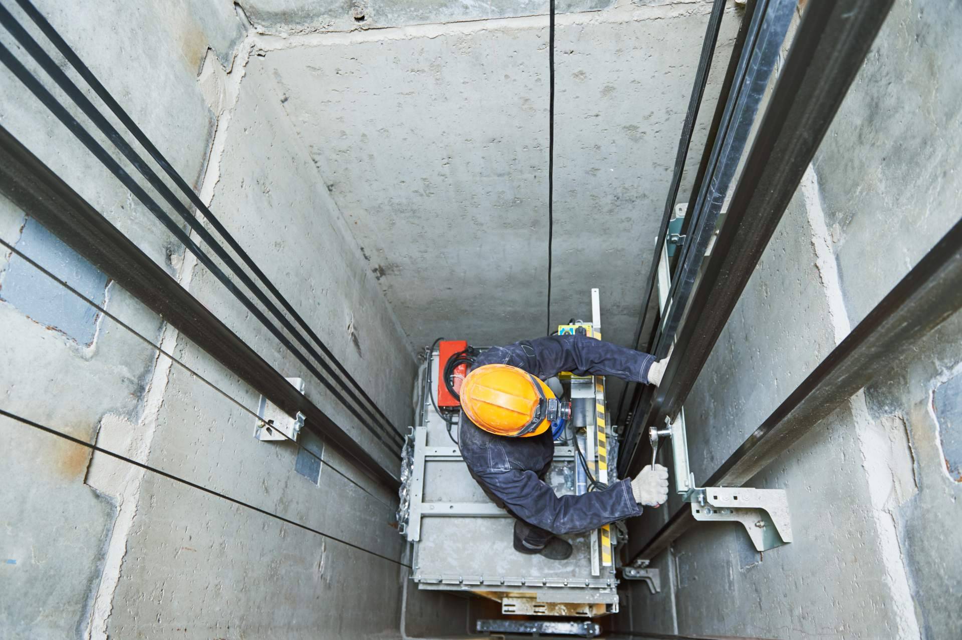 La instalación de ascensores en patio de luces para volver accesibles los edificios, la gran solución de la empresa Disel Studio