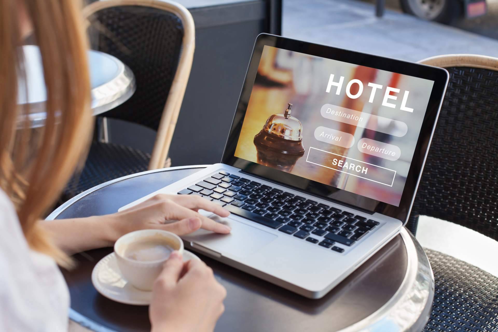 ¿Cuáles son los trucos de Airun World para reservar un alojamiento barato?