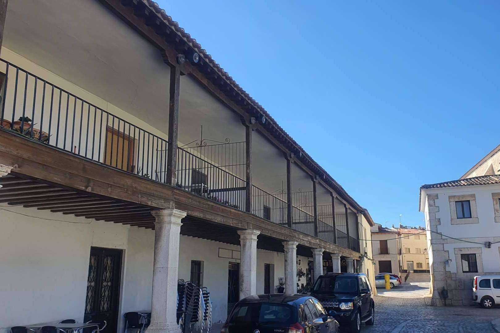 En MICASA que es la suya ofrece servicios de fotografía, vídeo y tours 360º para la venta de inmuebles