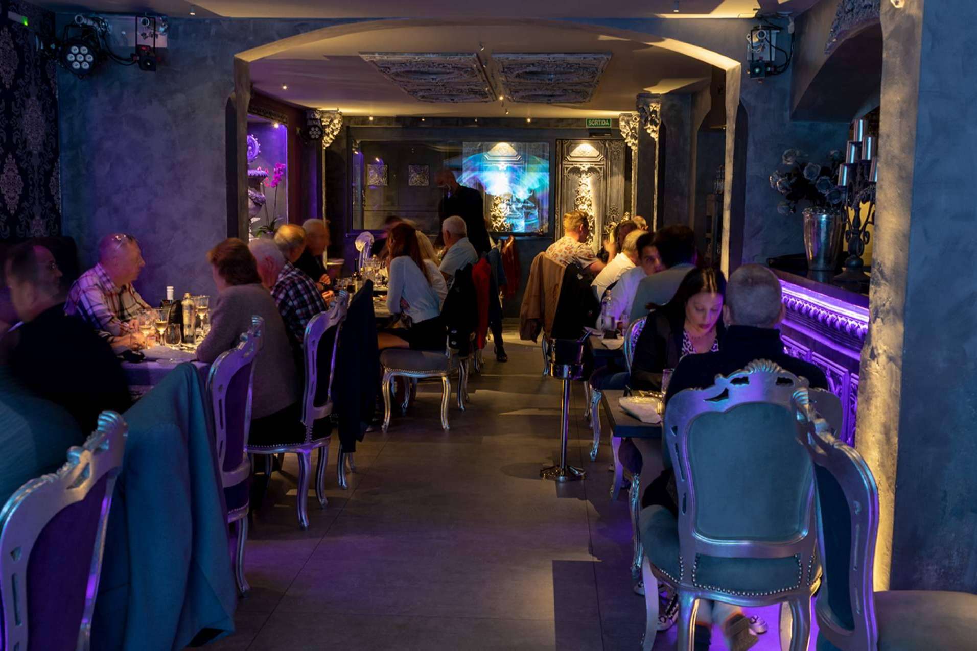 ZAK Rendez Vous, un restaurante para disfrutar de diferentes actuaciones durante la cena
