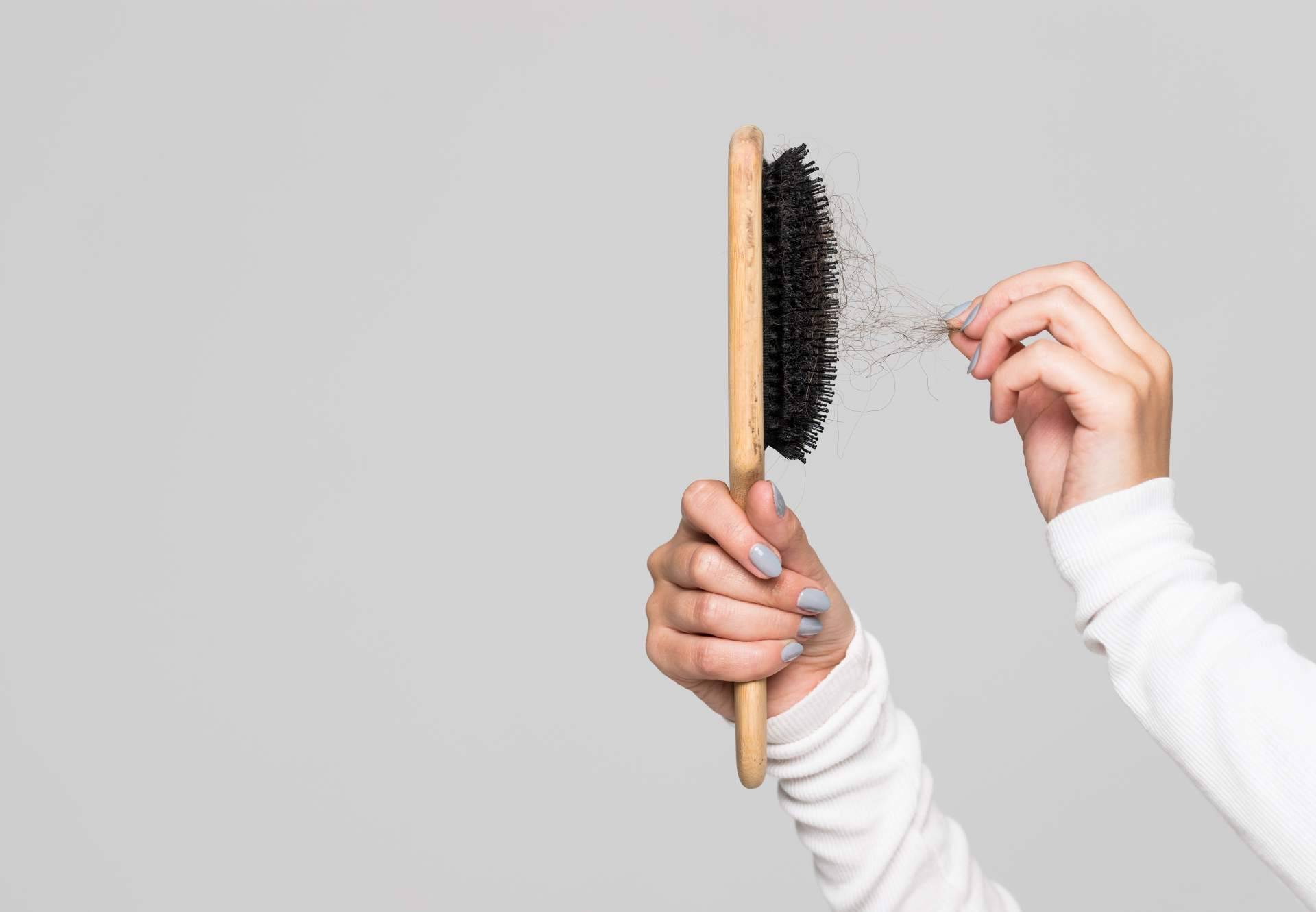Biotina para el pelo de Centro de Naturopatía y la Salud para controlar la caída del cabello en otoño