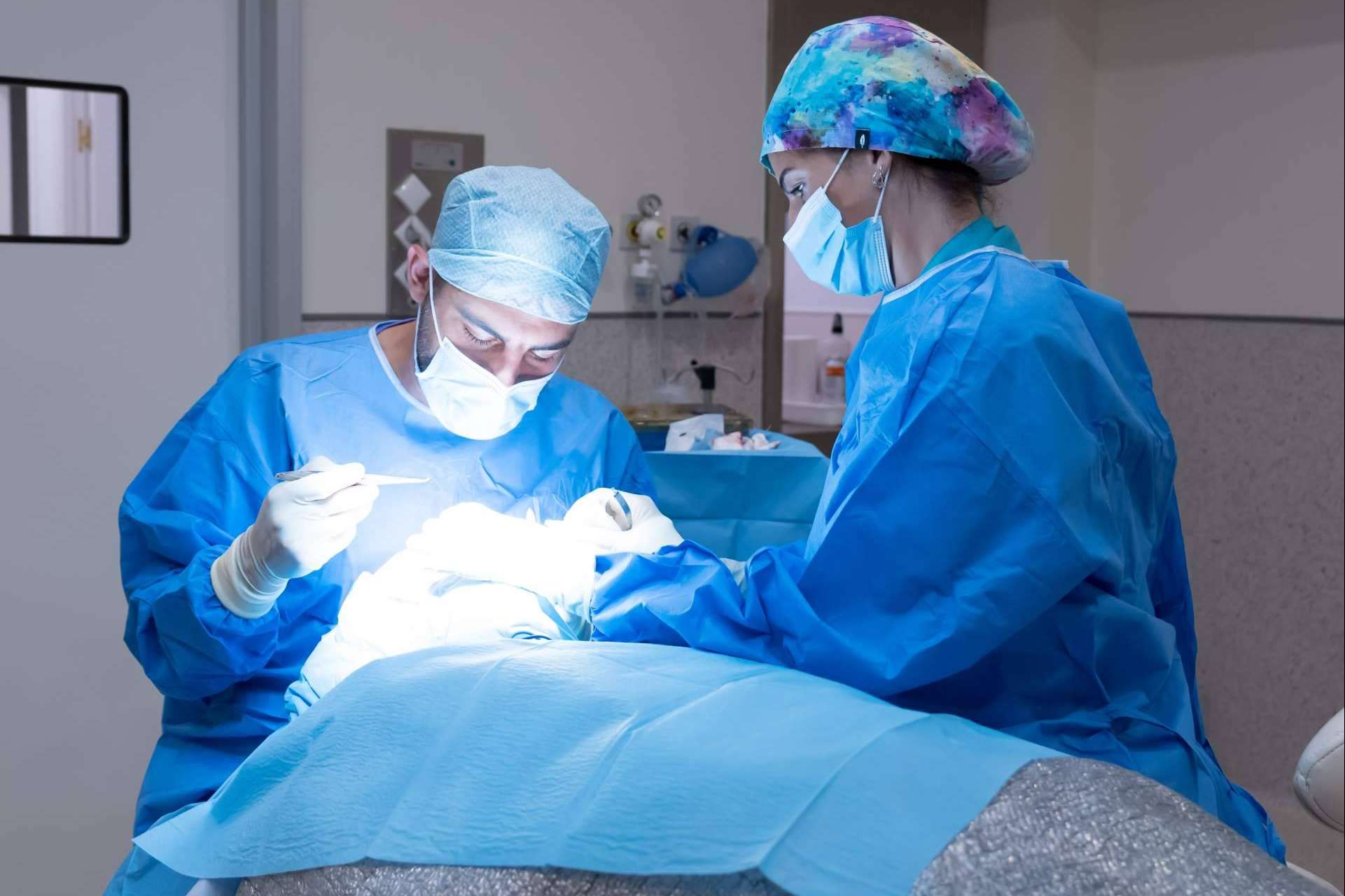 Dr. Roberto Secondi, especialista en medicina estética facial y oftalmología