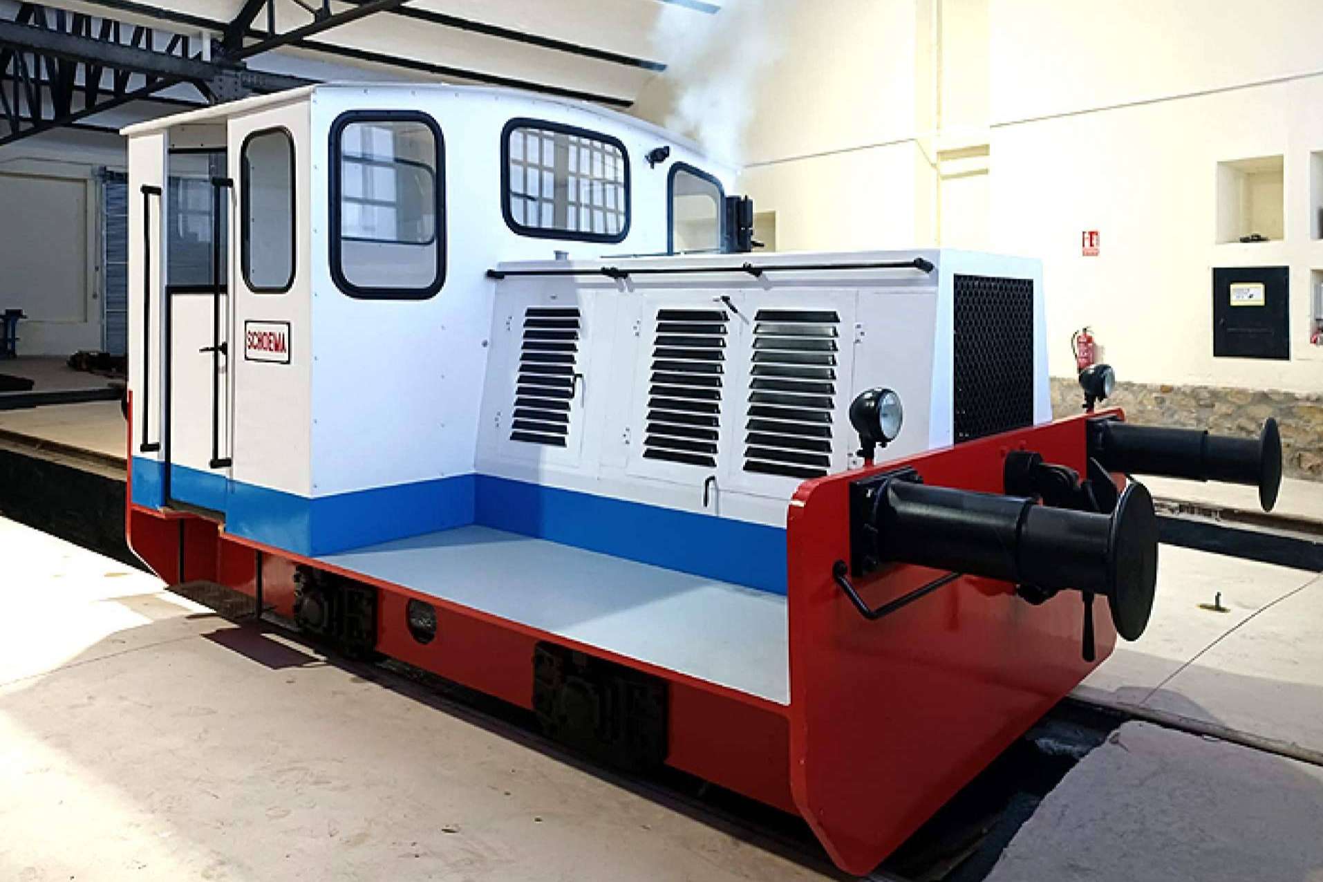 Una antigua locomotora de ERCROS restaurada por la Fundación del Patrimonio Ferroviario