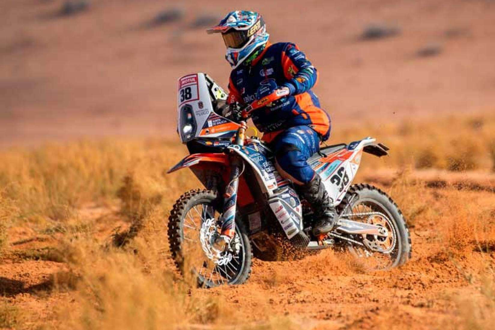 Ropa deportiva off road personalizada, de la mano de ADHESIVOSEMBARRADOS