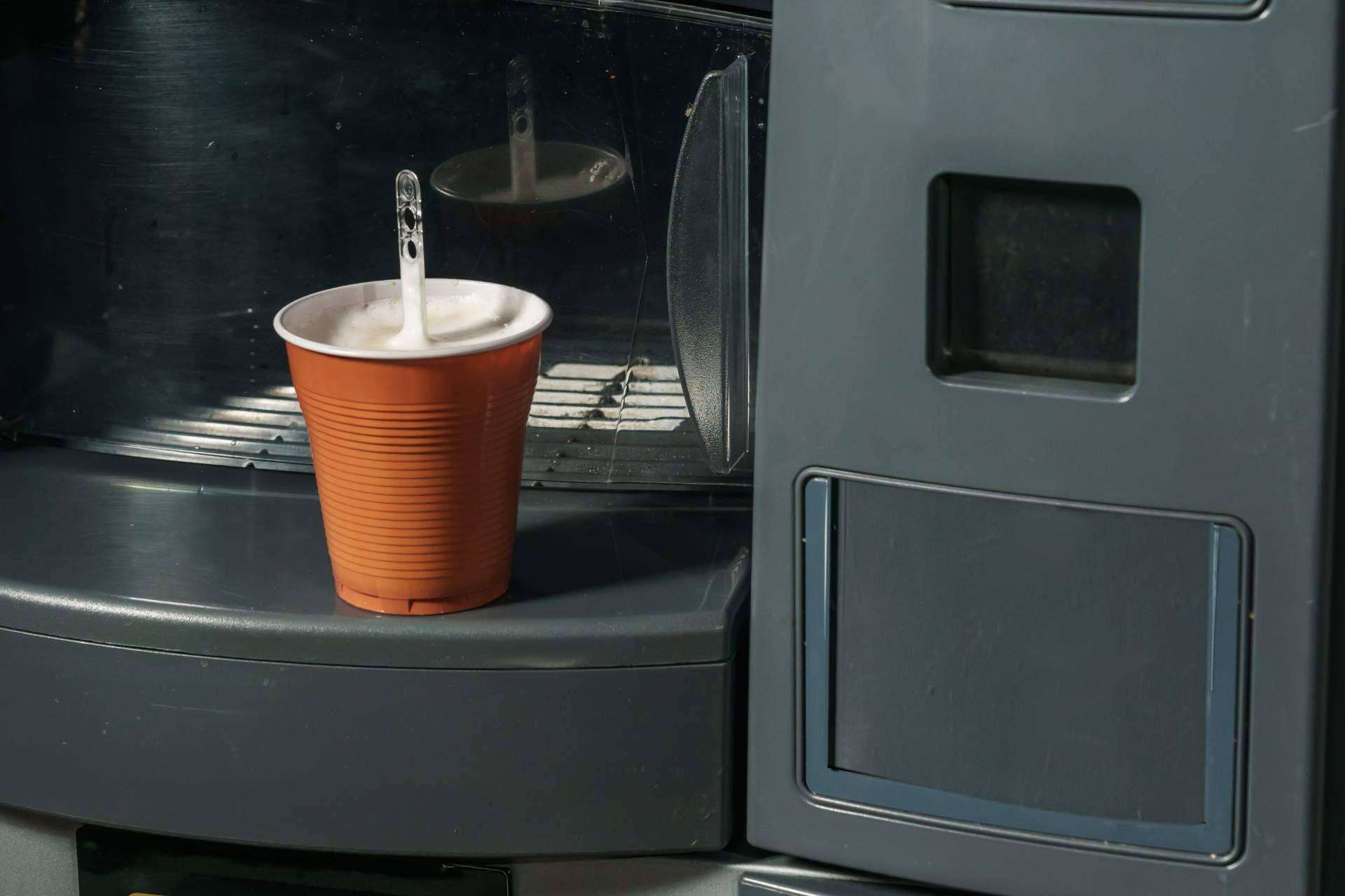 Los beneficios de contar con máquinas de vending de café para grandes empresas, por C&B Señor