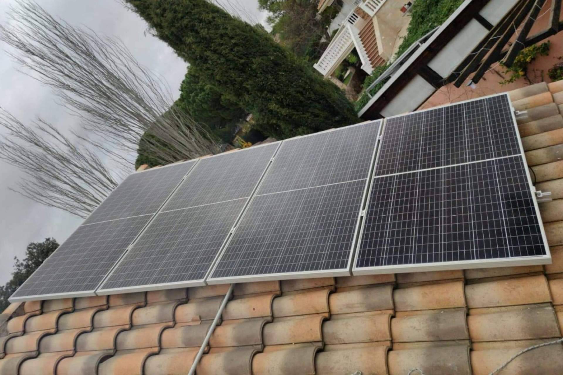 Olvidarse de la subida de la luz enchufándose al sol