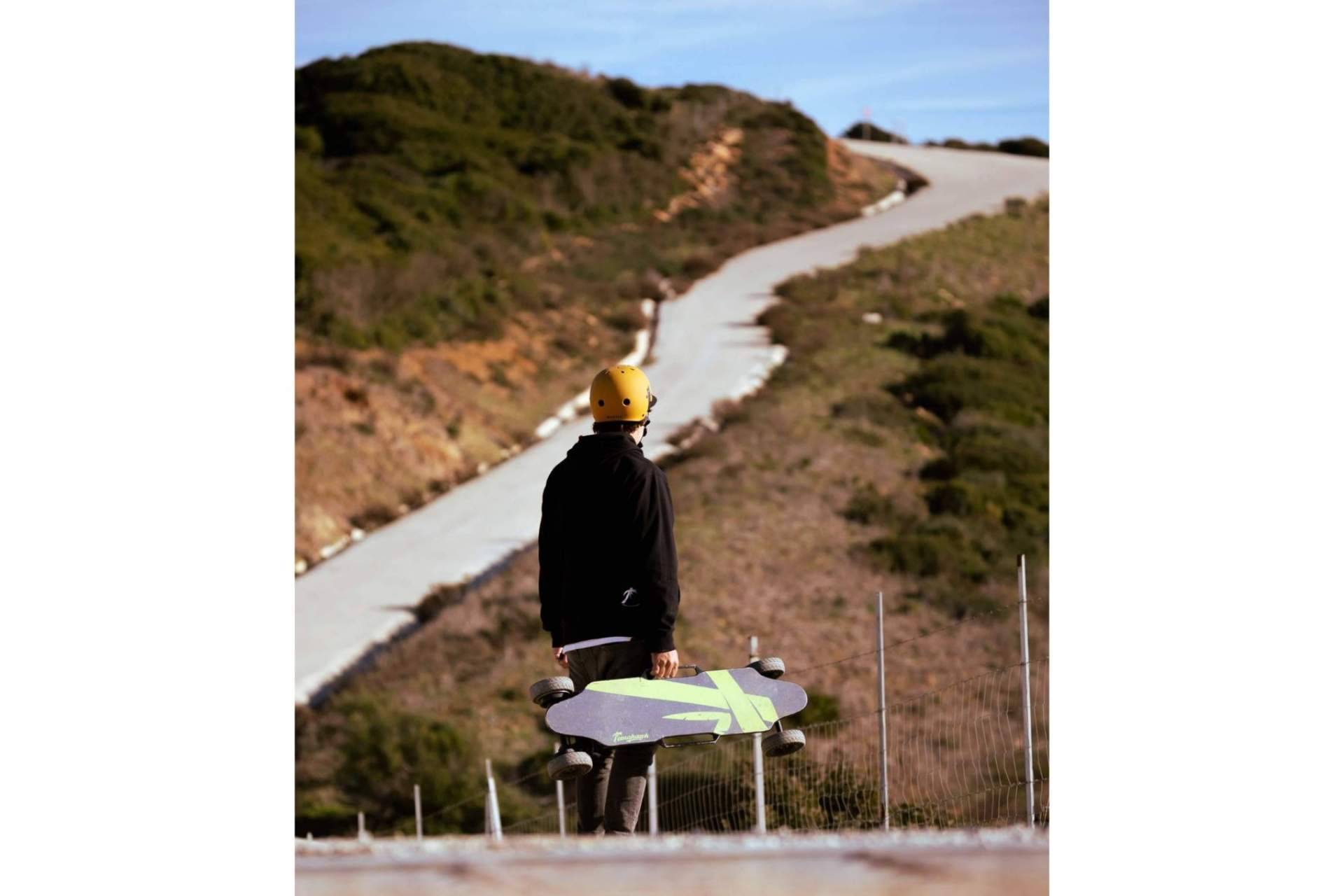 Tomahawk Skateboards, la tienda especializada en diseñar y comercializar skateboards eléctricos