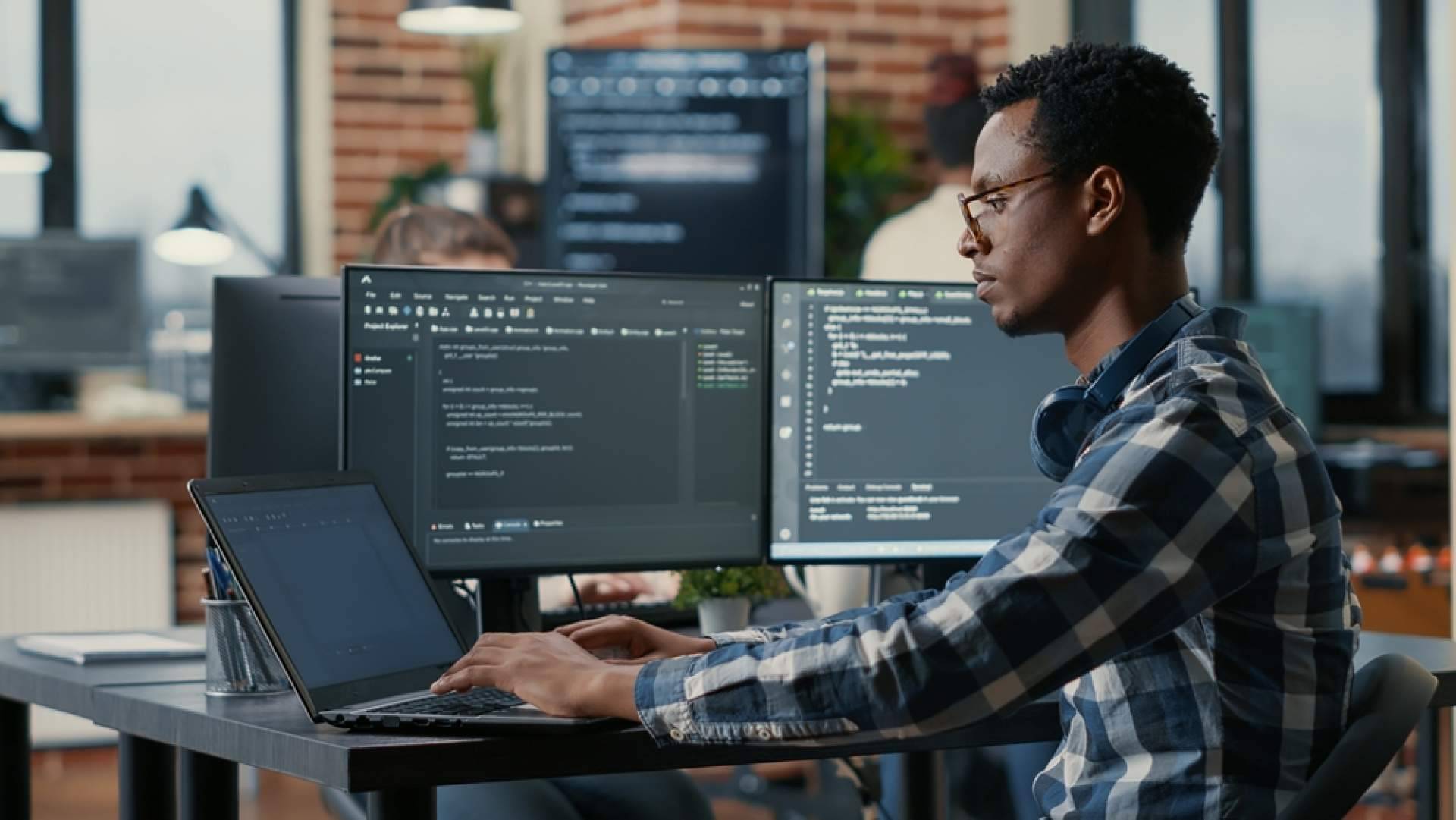 El mantenimiento informático para evitar a los hackers es de vital importancia, con El Informático Personal
