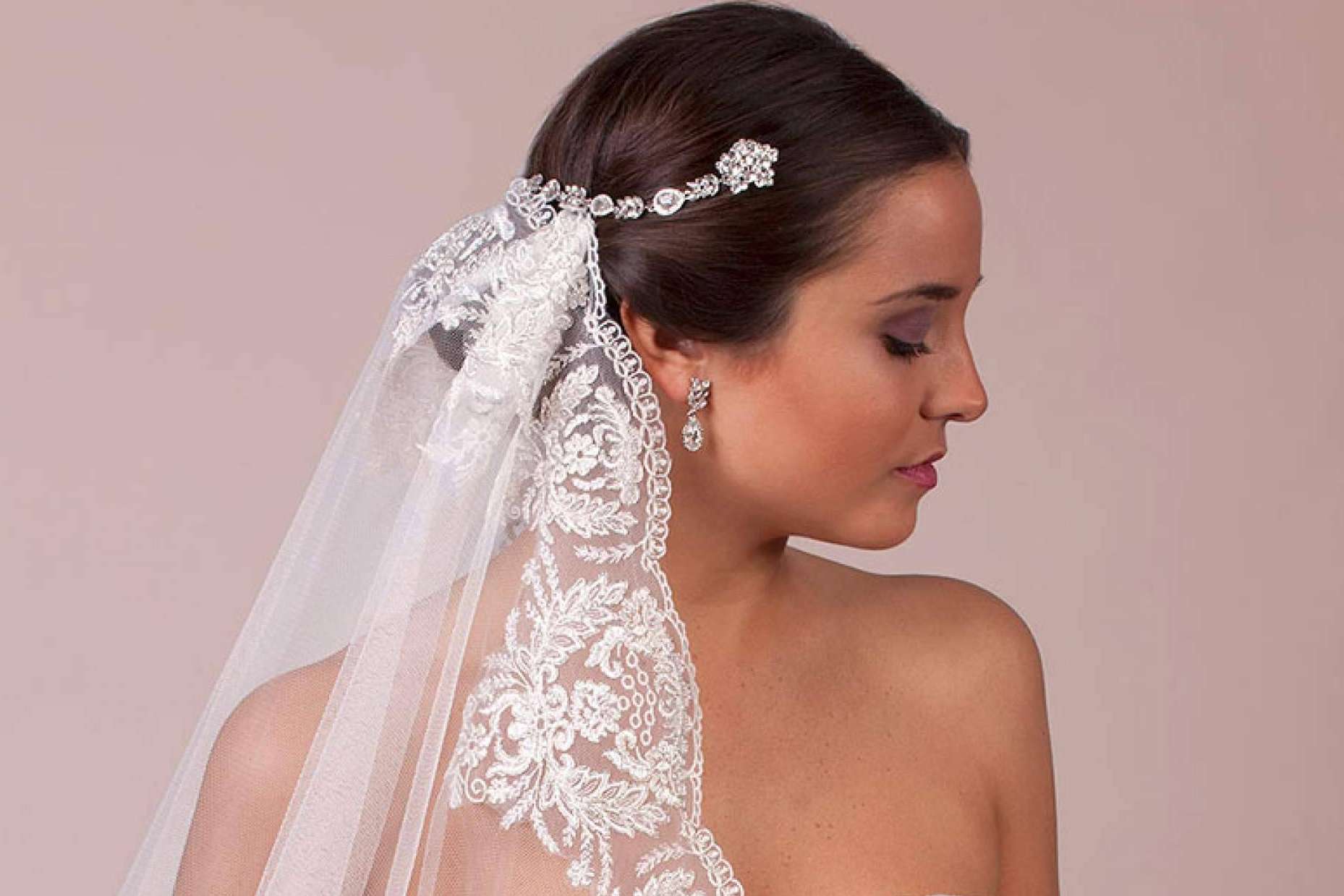 Flormoda presenta sus accesorios y complementos para eventos, bodas, bautizos y comuniones