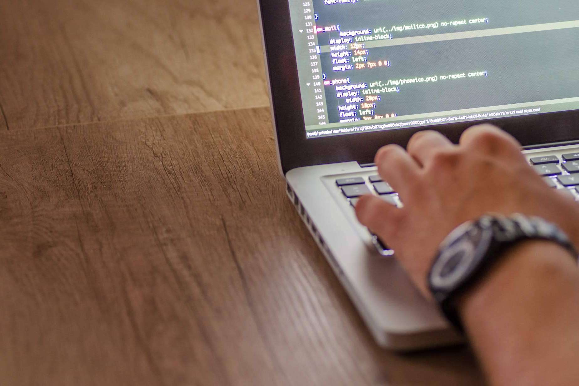 ¿Cómo actuar ante una carta denuncia de la BSA?, la peritación de software ilegal de GlobátiKa Lab