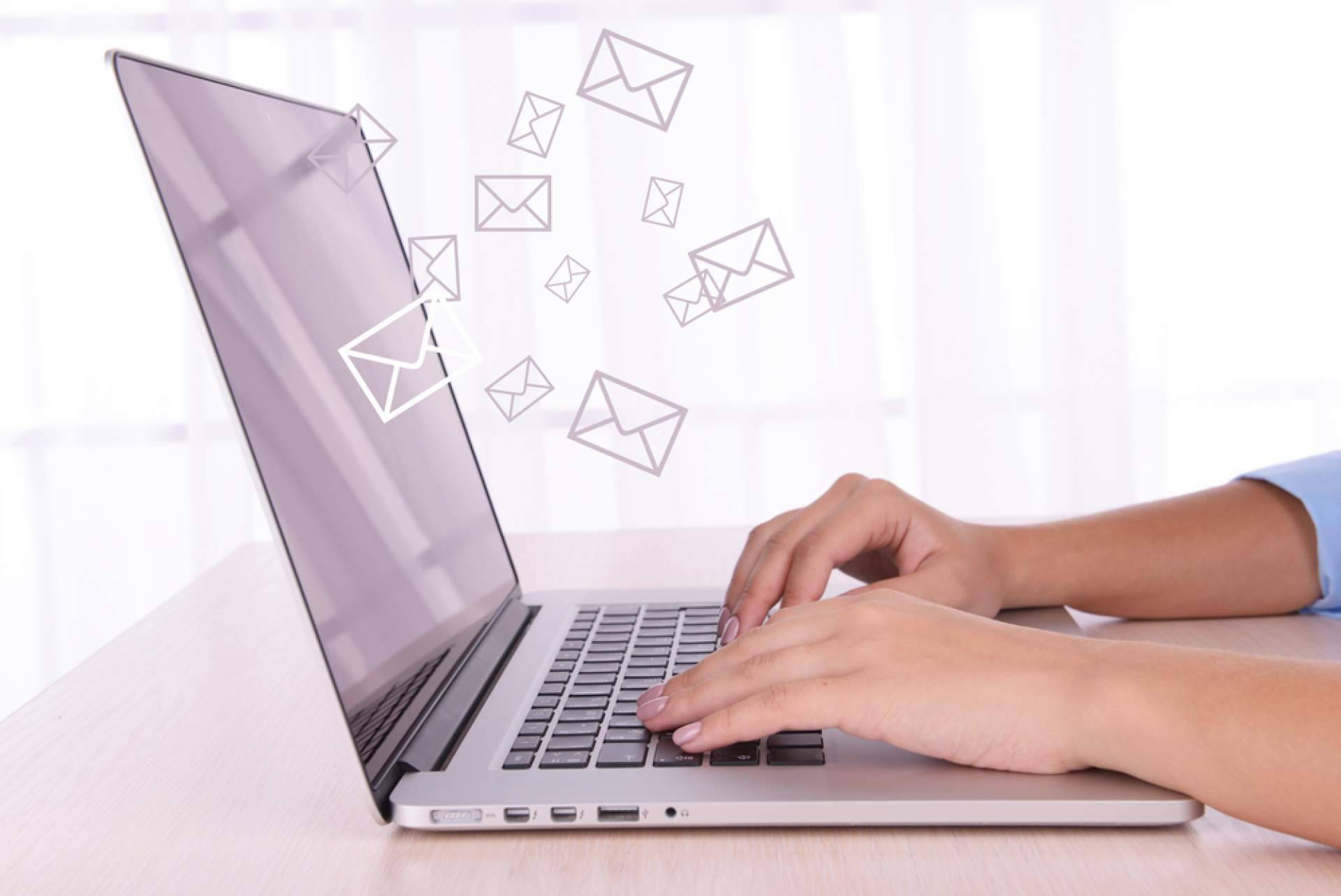 Estrategias de email marketing, con Innovadeluxe