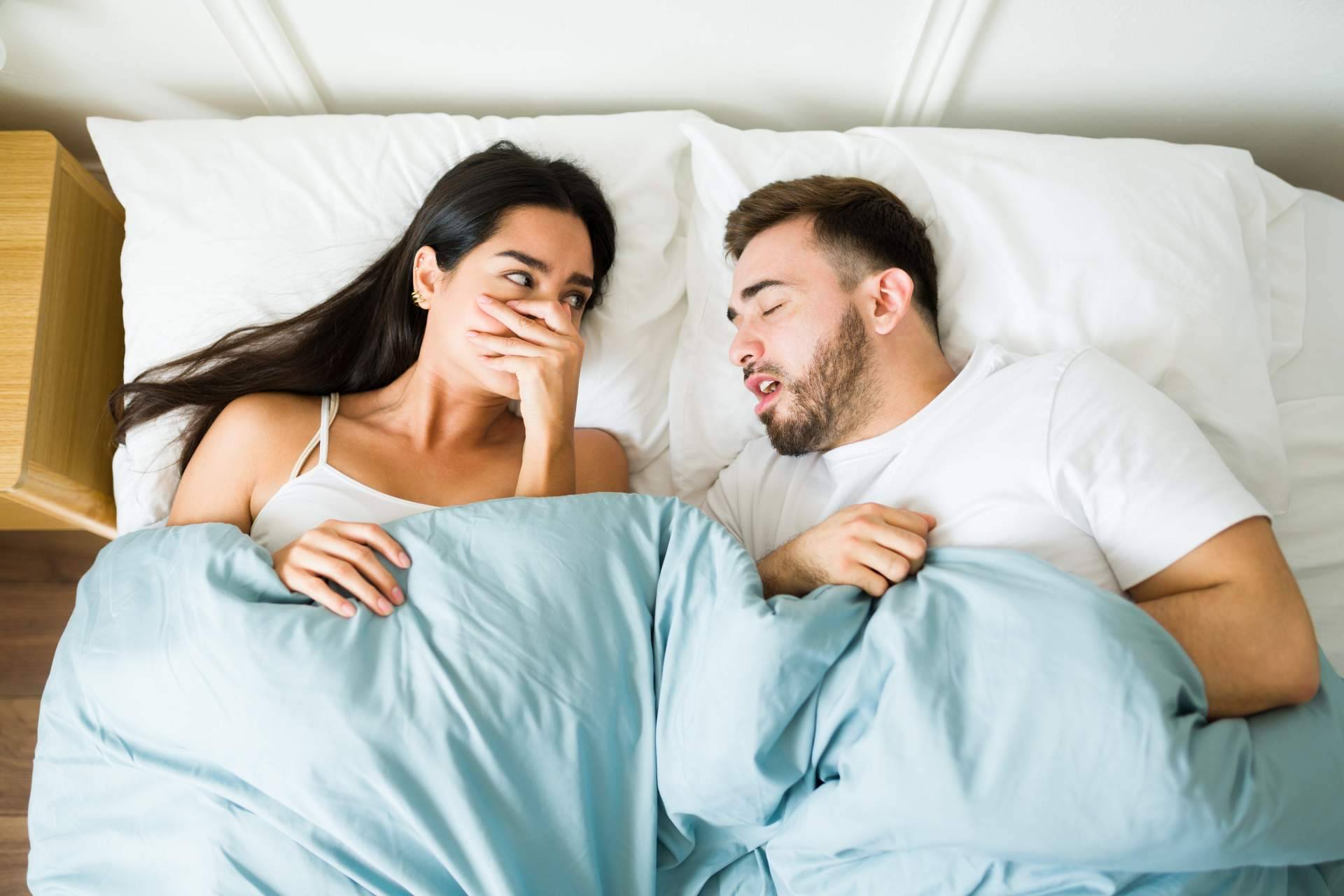 Dentinova analiza la problemática de la halitosis en la pareja