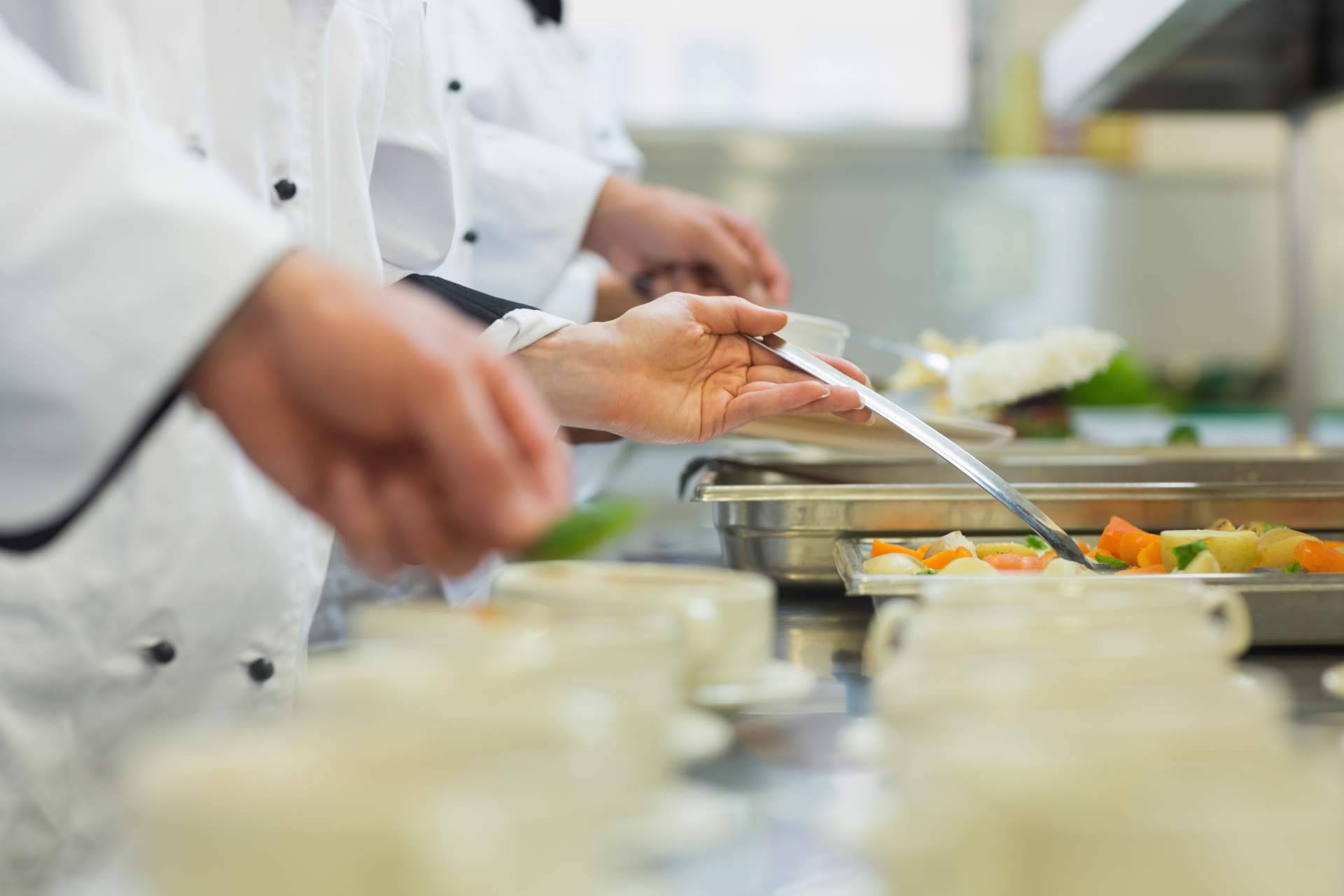 La importancia de contar con un software de gestión en las residencias de ancianos, los menús saludables de No Problem Cooking