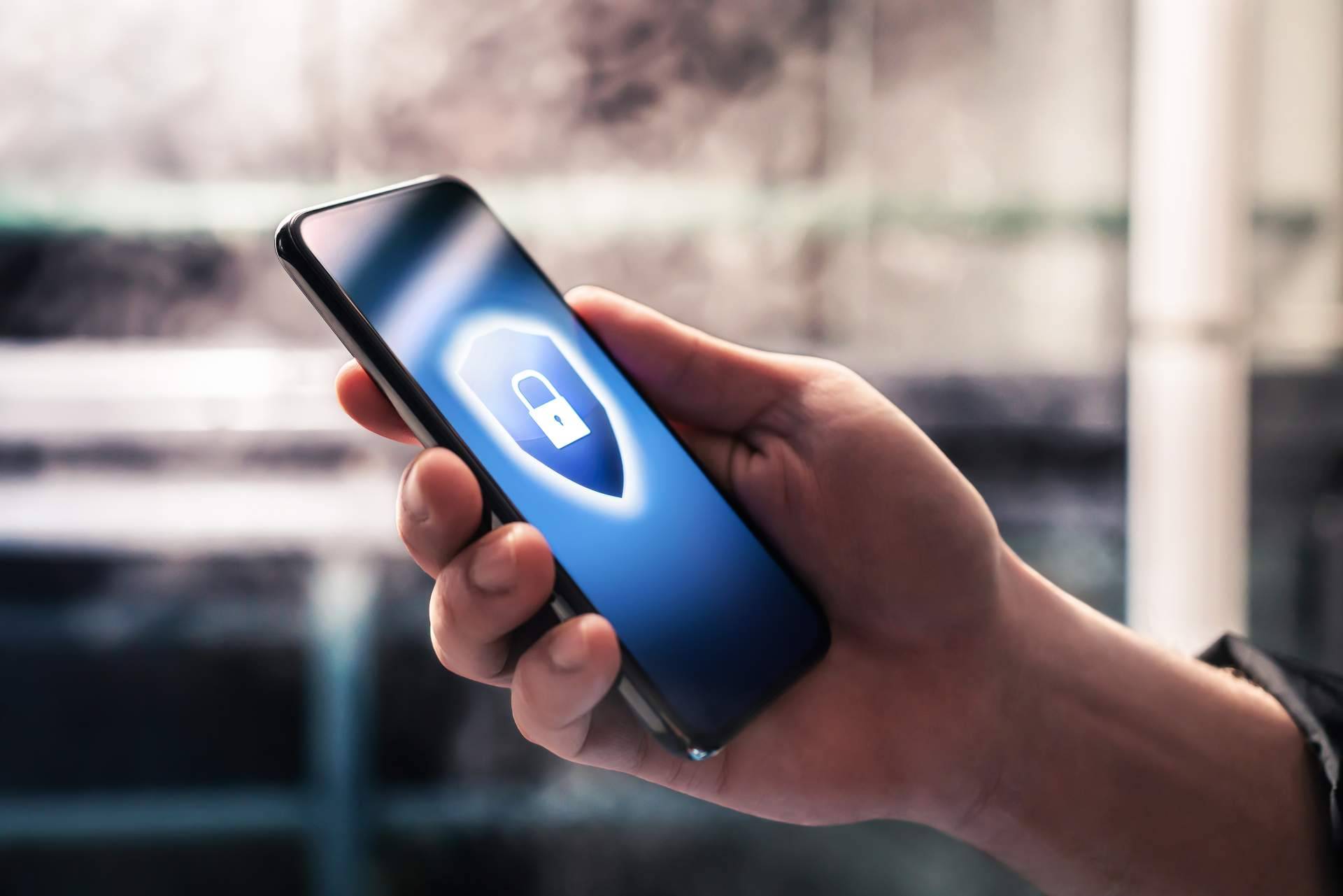Descubrir con quién habla la pareja por WhatsApp, con la aplicación móvil de Spyphone