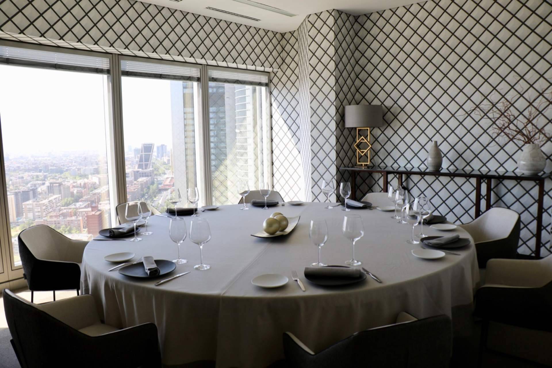 El restaurante situado a mucha altura de España, ÉLKAR, cumple un año