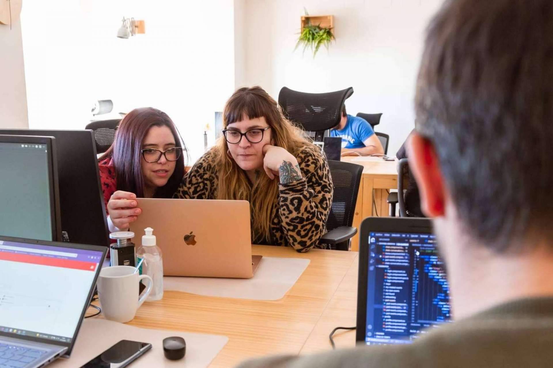 Estudiar programación para ser profesional de la industria tecnológica