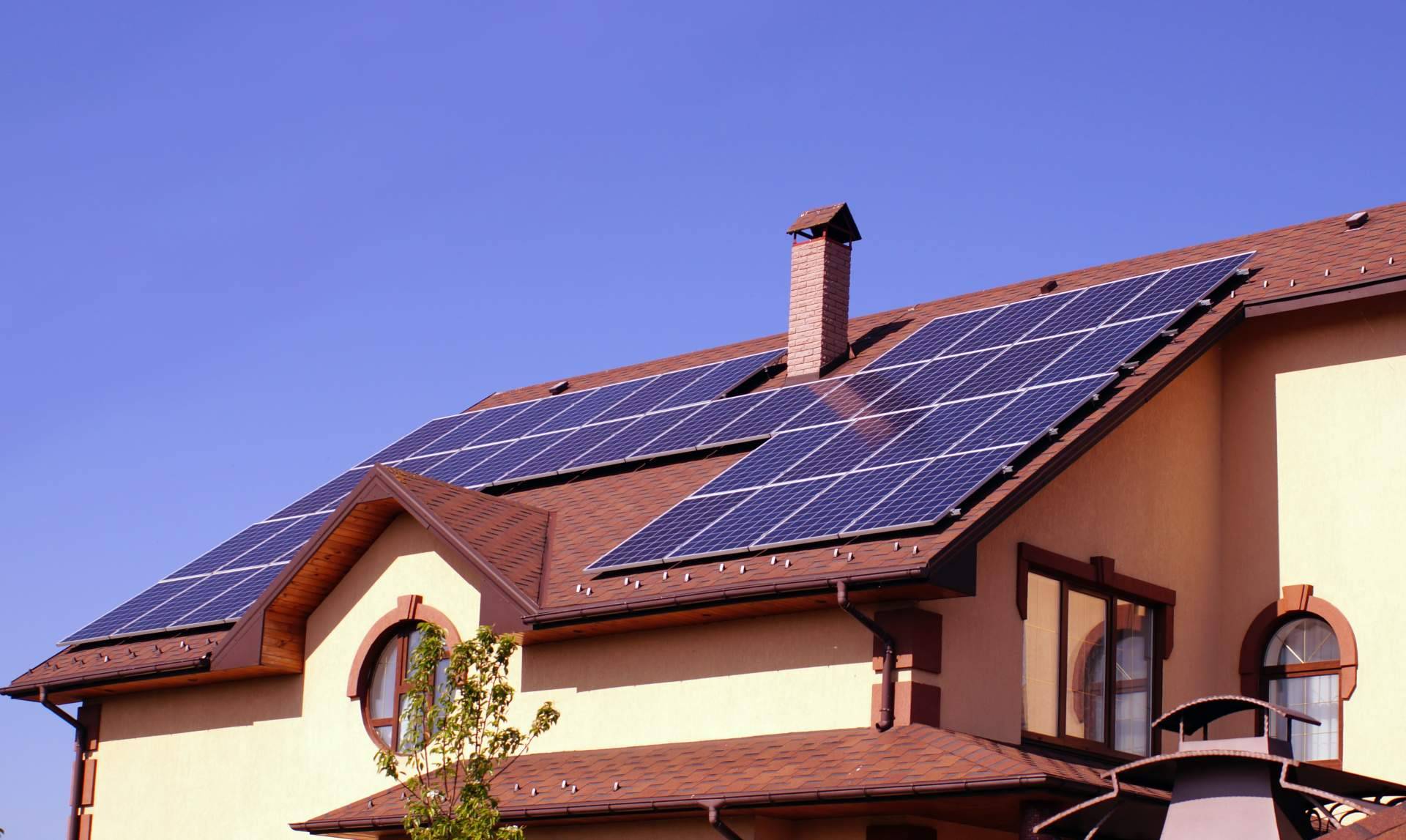 Las ventajas de instalar paneles solares en casa, por Solarinstala
