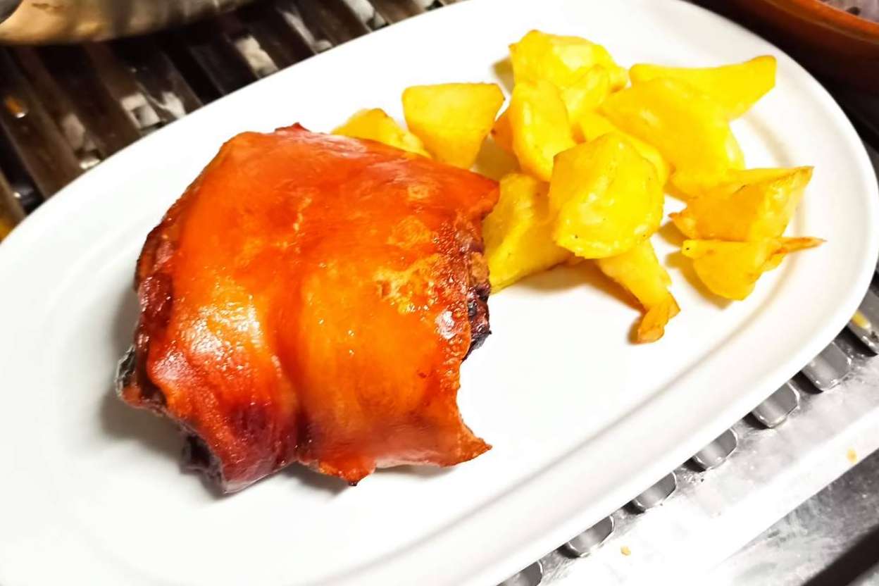 Casa Ricardo, el espacio donde comer un buen cochinillo asado en estas fiestas