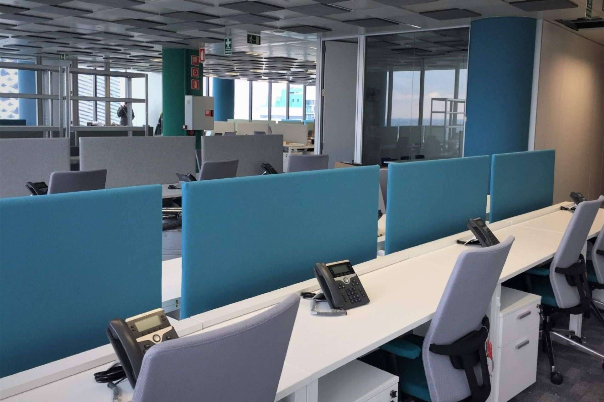 Paneles acústicos para oficinas, coworkings y call centers