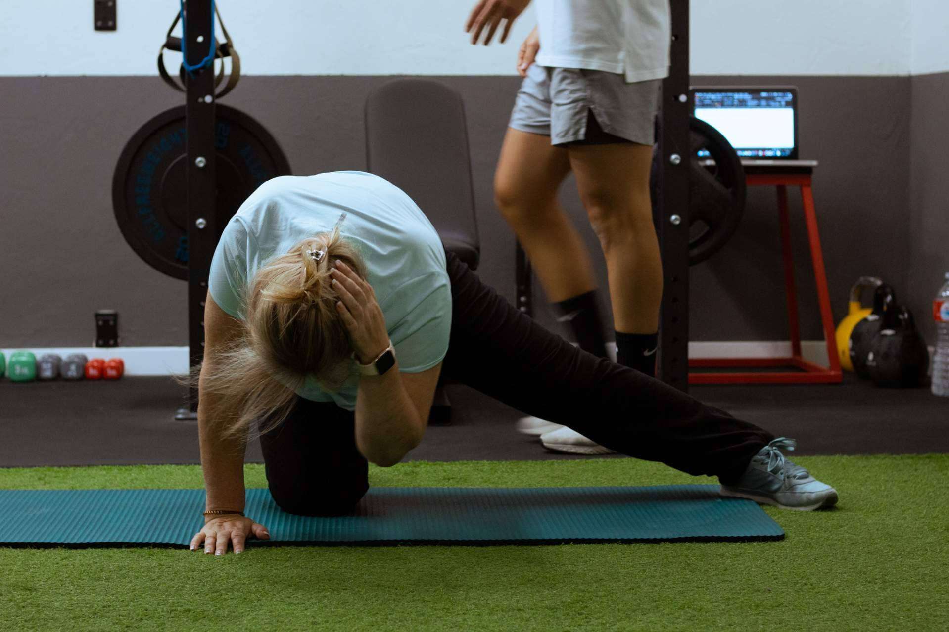 La importancia de entrenar la fuerza en personas mayores de 60 años, con Muévete Conmigo