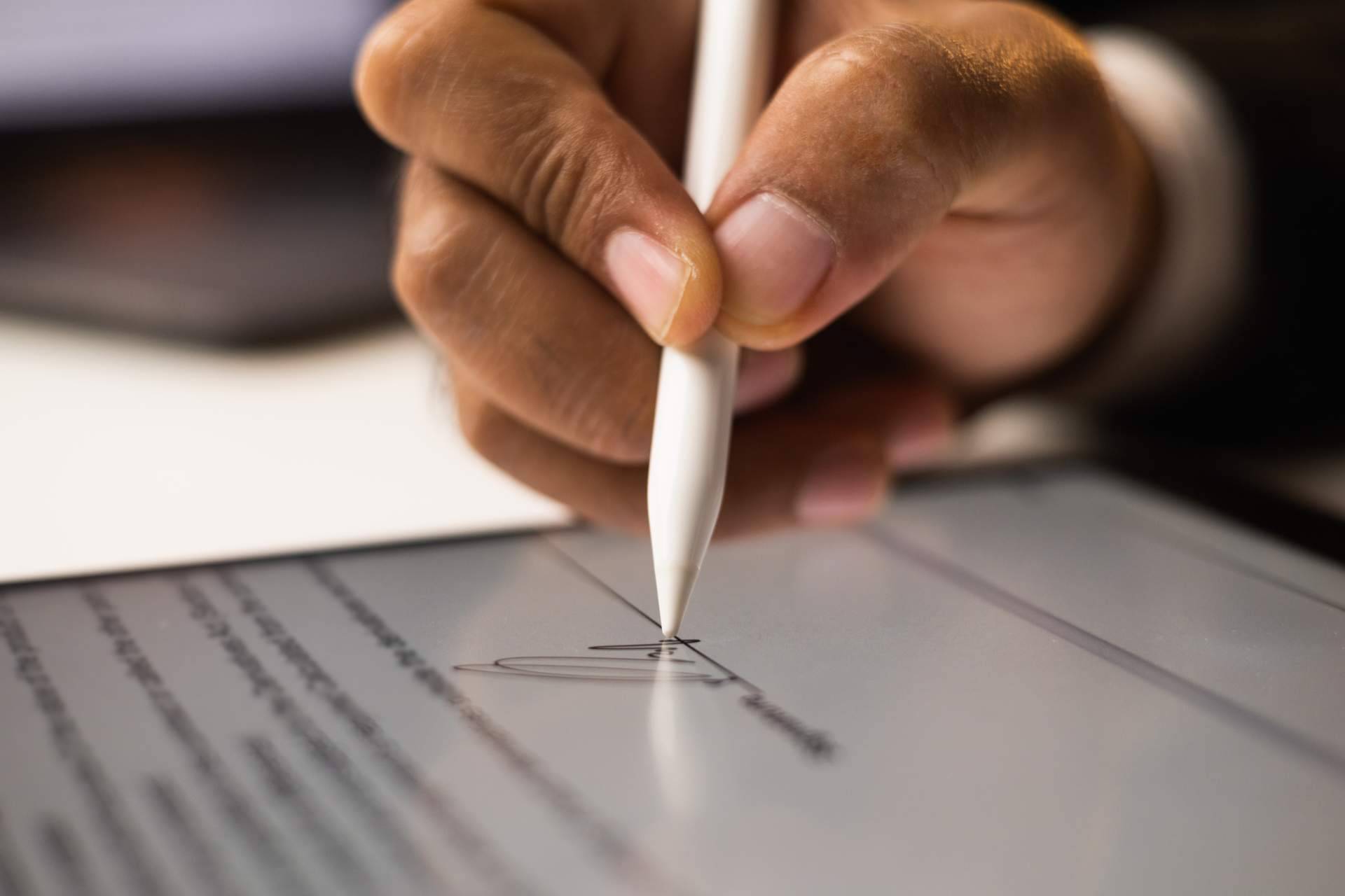 SIGNply ofrece la posibilidad de obtener una firma electrónica con validez jurídica
