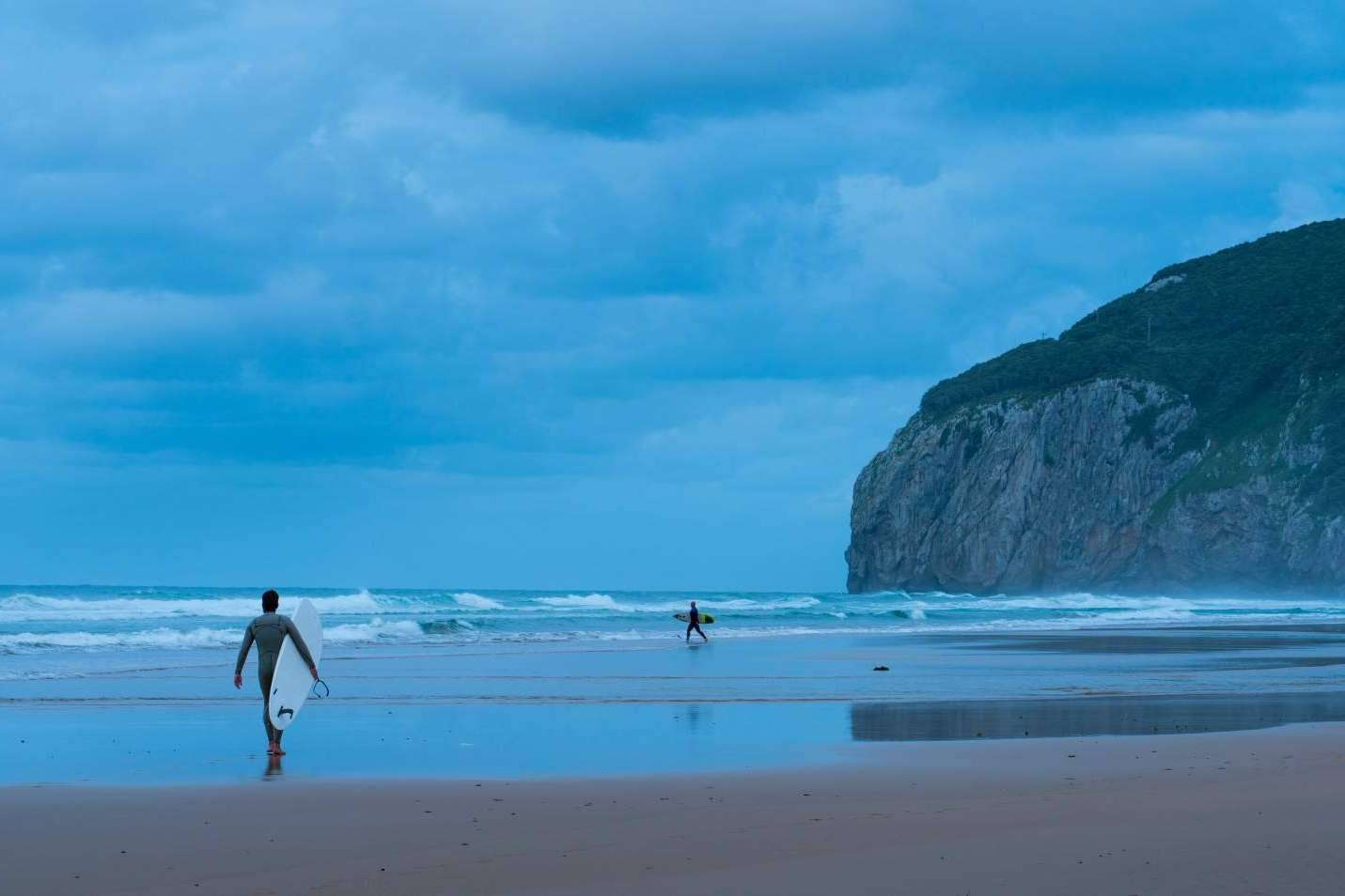 Motivos para practicar surf en Santoña, por Watsay