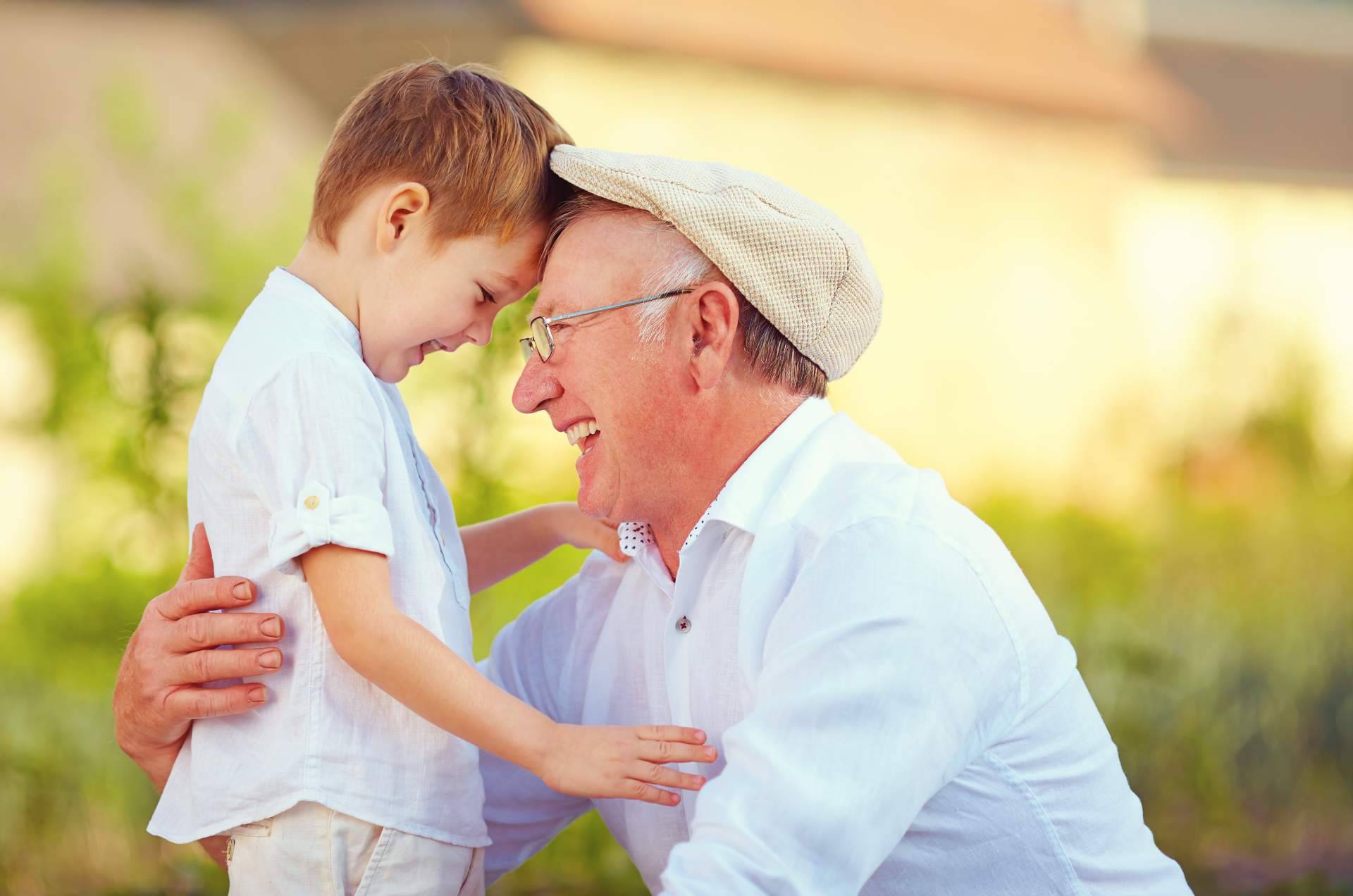Dedicar a los abuelos frases de Frases Buenas