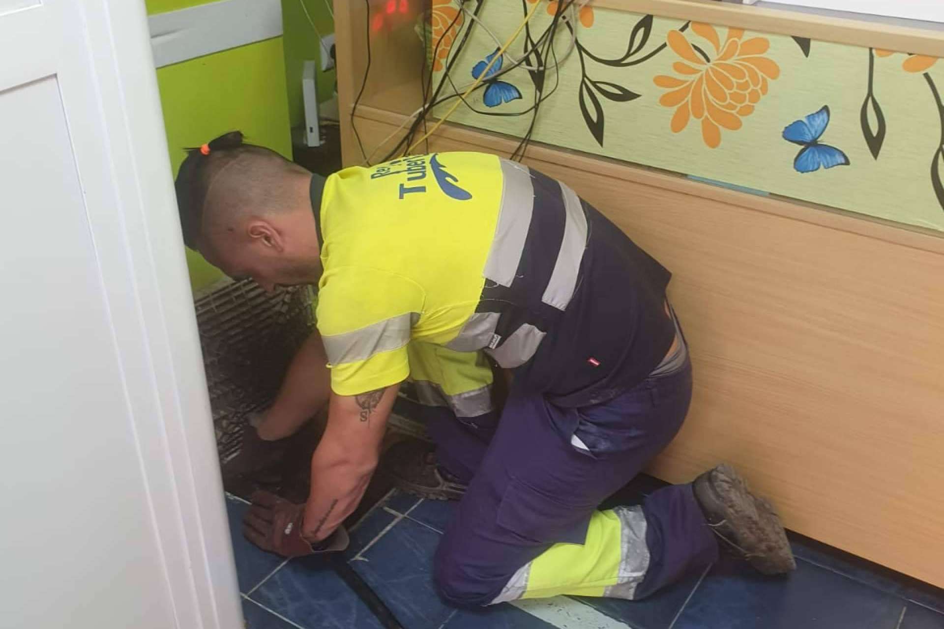Rey Tuberías explica dónde obtener un servicio de desatoro 24h en Málaga