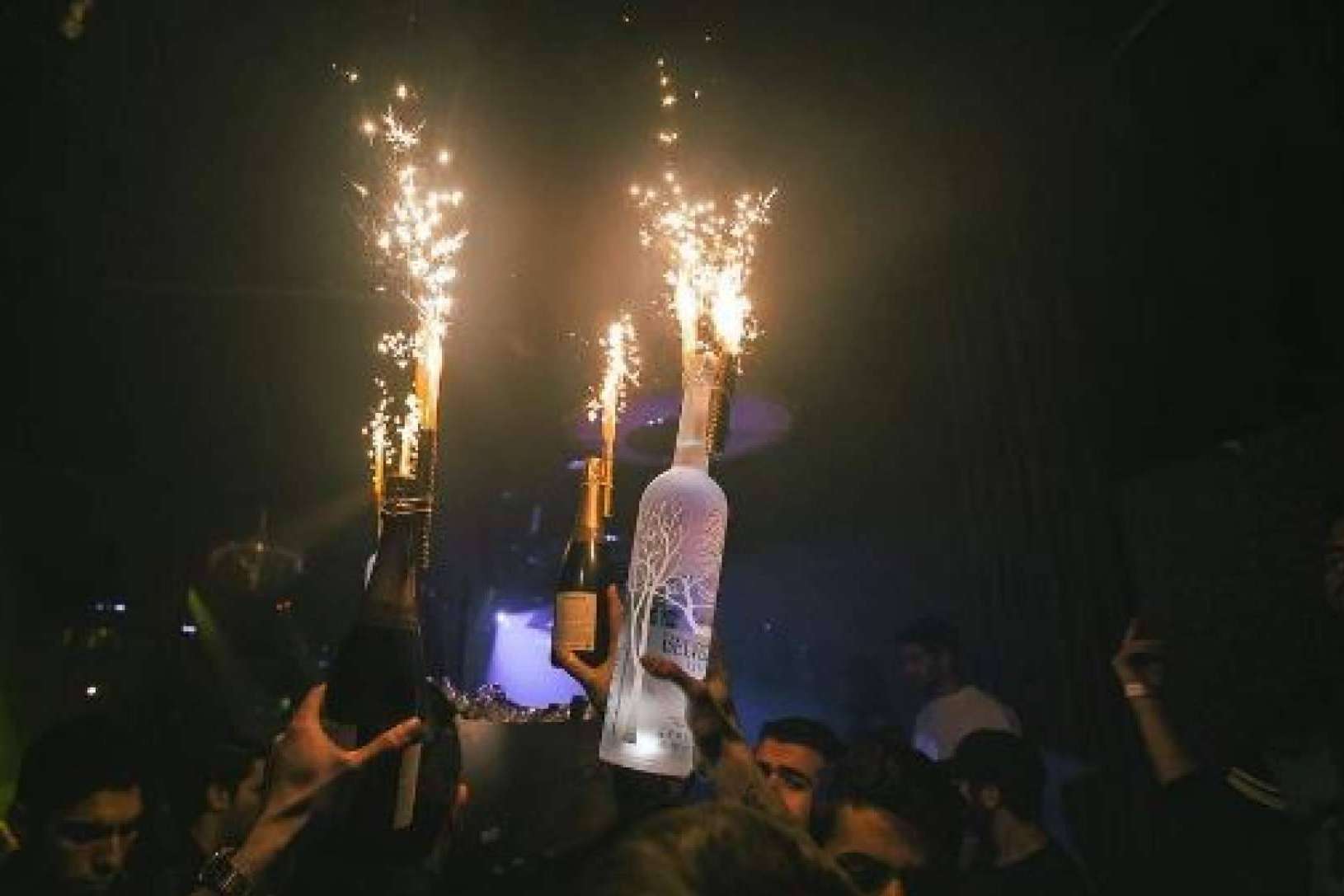 La amplia variedad de bengalas de Petardos AM para eventos