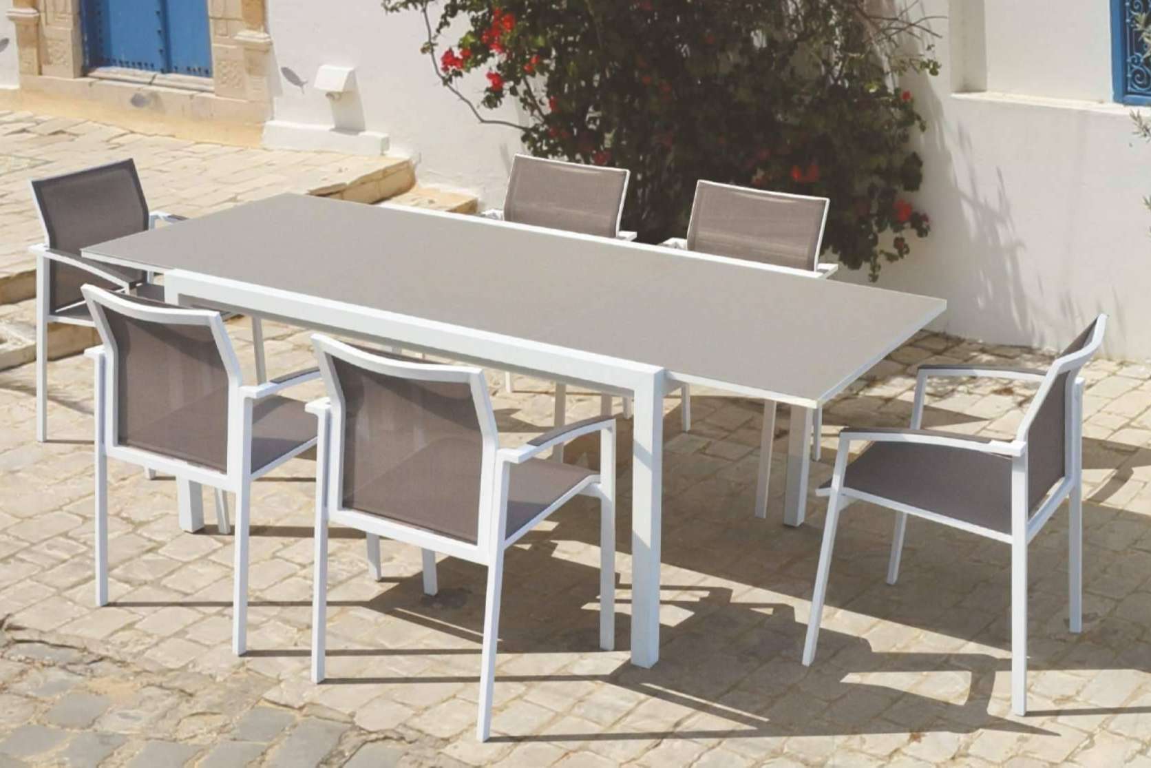 El amplio catálogo de sillas y mesas de jardín de la tienda online Muebles Exterior