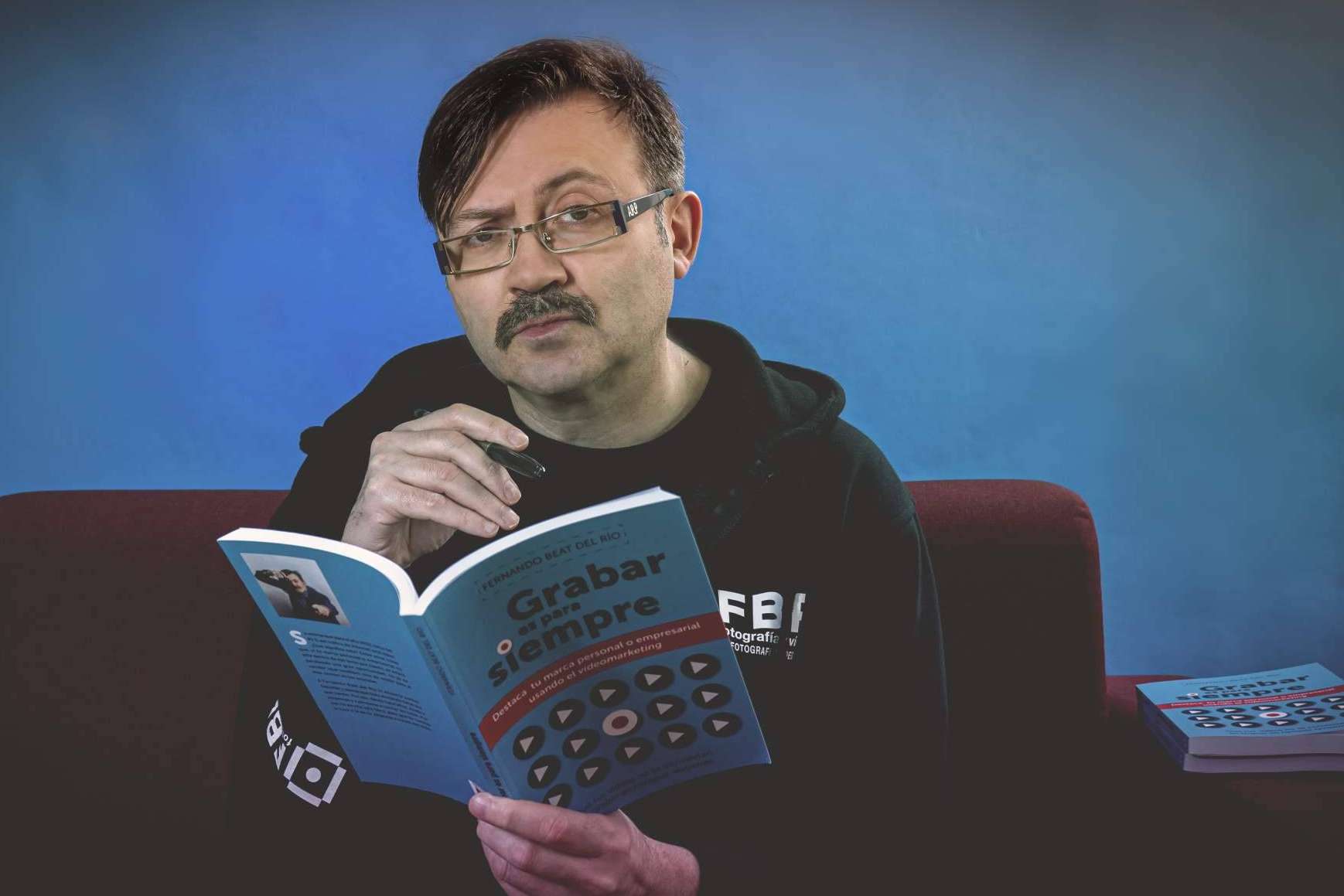 En distintas plataformas, el libro de videomarketing, 'Grabar es para siempre',  se ha posicionado entre los más vendidos