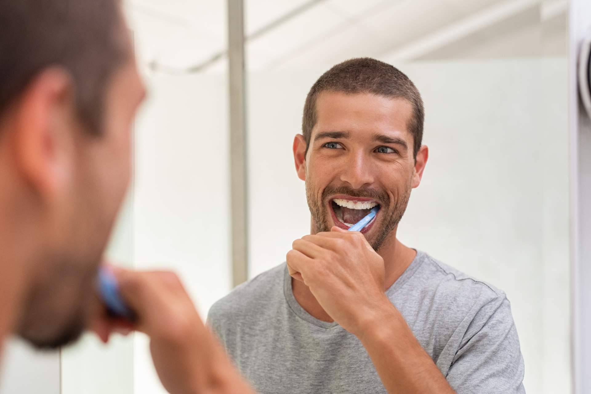 Consejos expertos para obtener la mejor higiene interdental, de la mano de FarmaSky