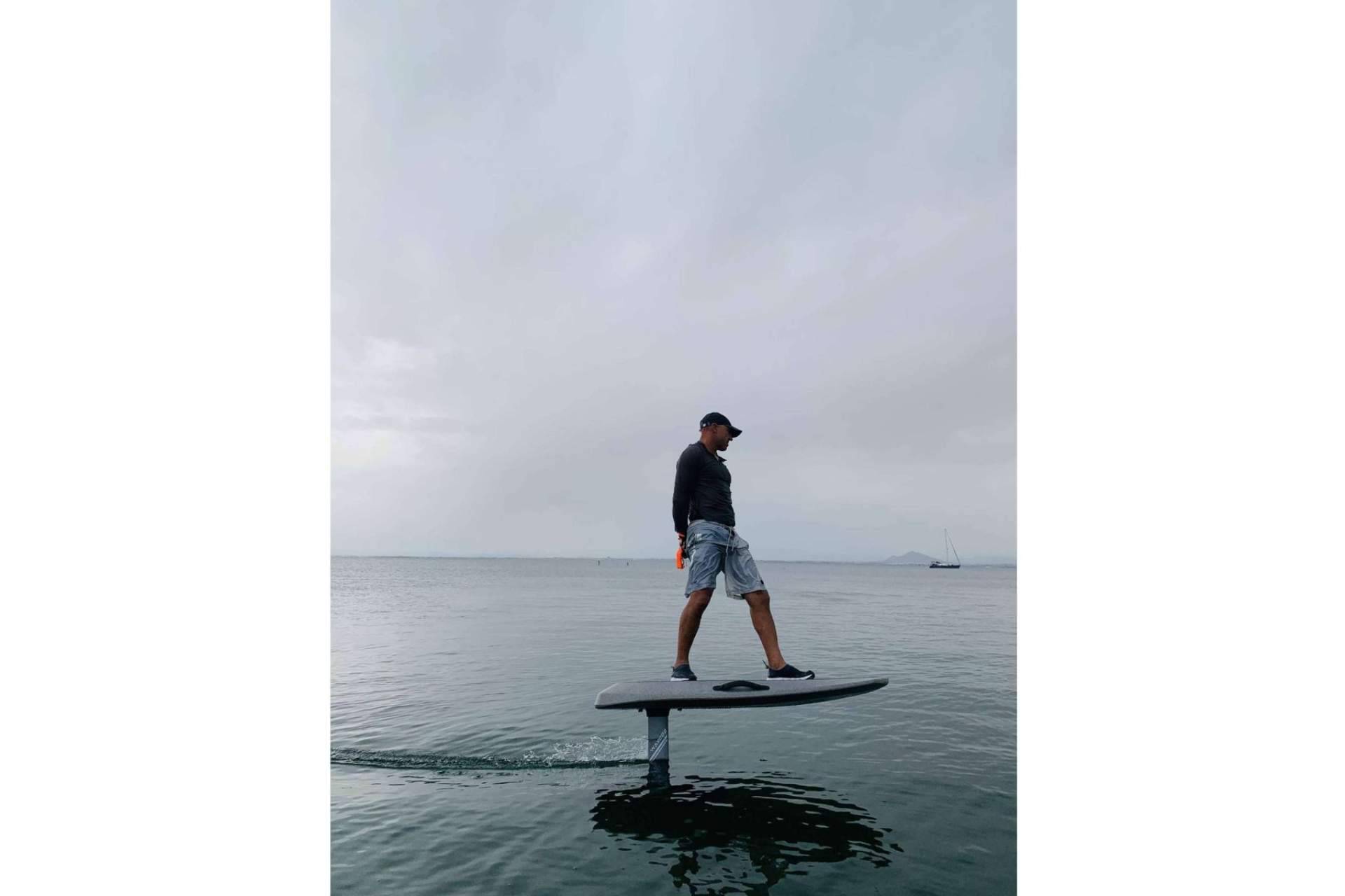 Kalima Charter apuesta por el eFoil como deporte acuático y ecofriendly