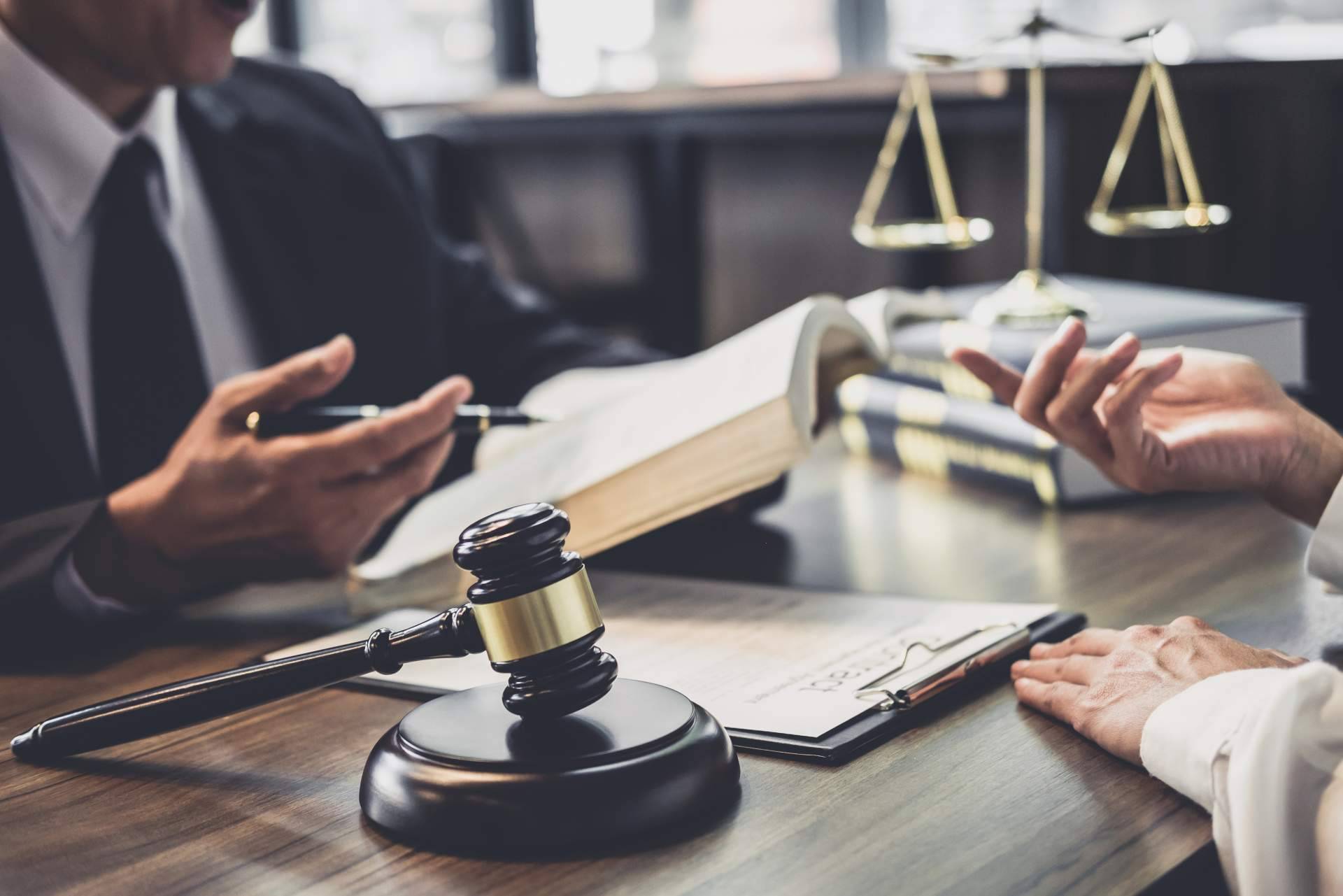 El despacho Juanola Abogados se posiciona como un referente contra las tarjetas revolving