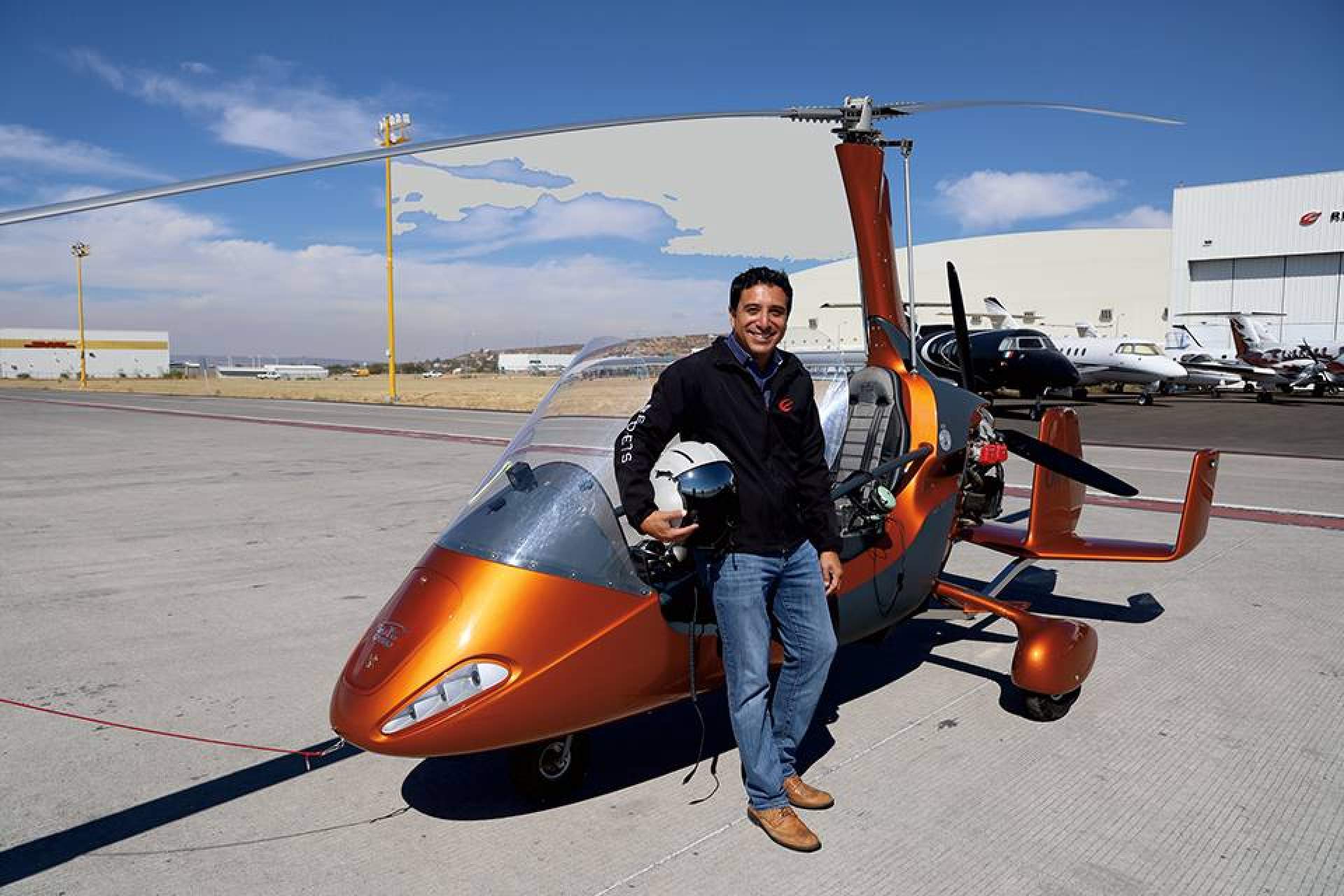 El Capitán Bernardo Moreno León explica la historia sobre la aviación civil en México