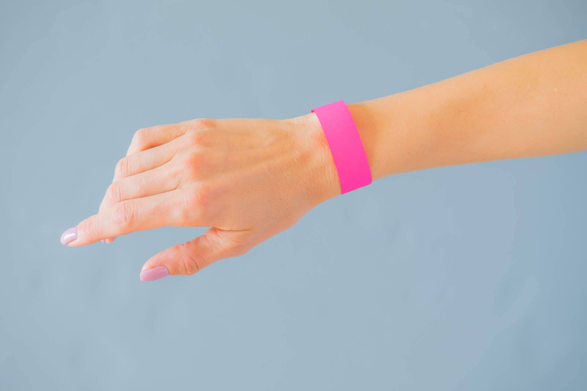 Srflyer.com explica las numerosas ventajas de las pulseras de tela para eventos
