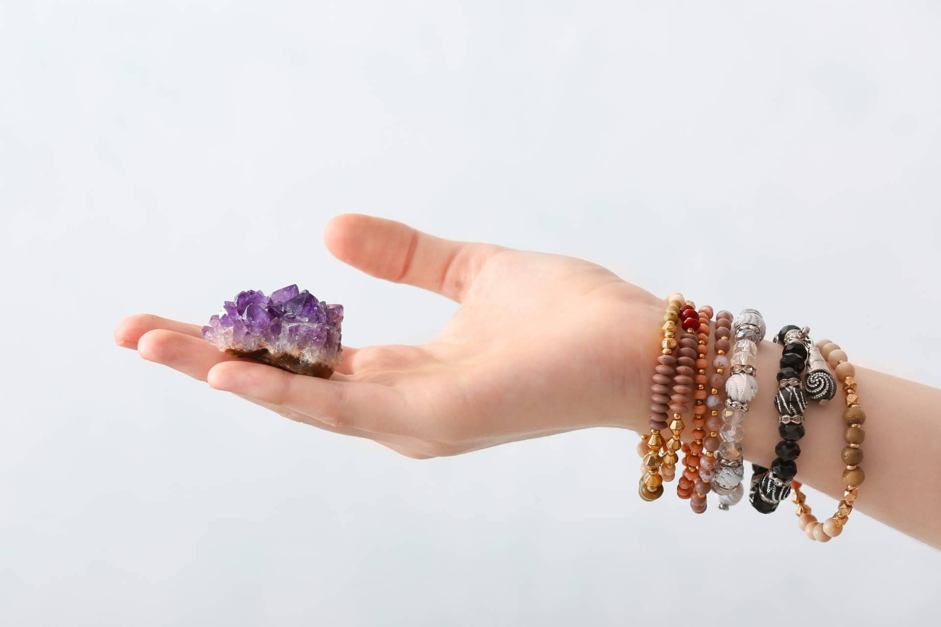 Los beneficios de las pulseras de la suerte de Tienda de Gemas