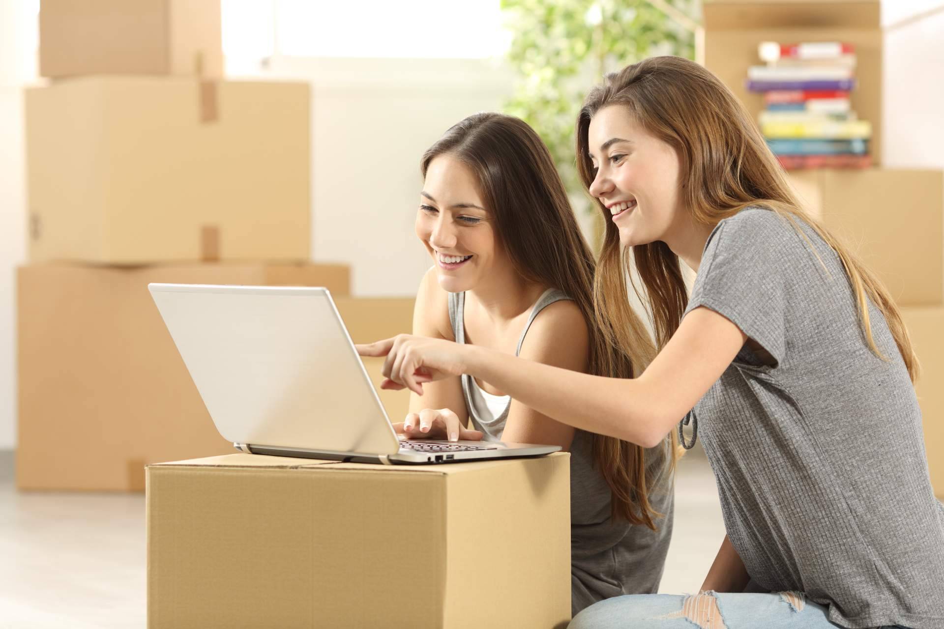 Alquilar una habitación en Valencia y Granada, algunas de las ciudades más populares entre los universitarios
