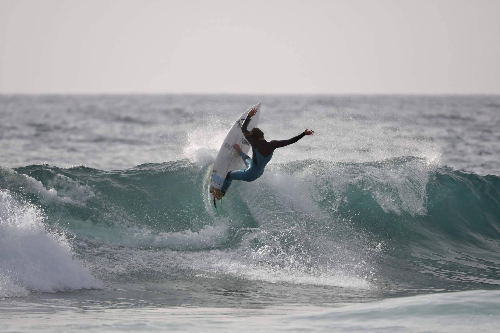 Bioksan esponsoriza a la surfista española de élite Lucía Machado